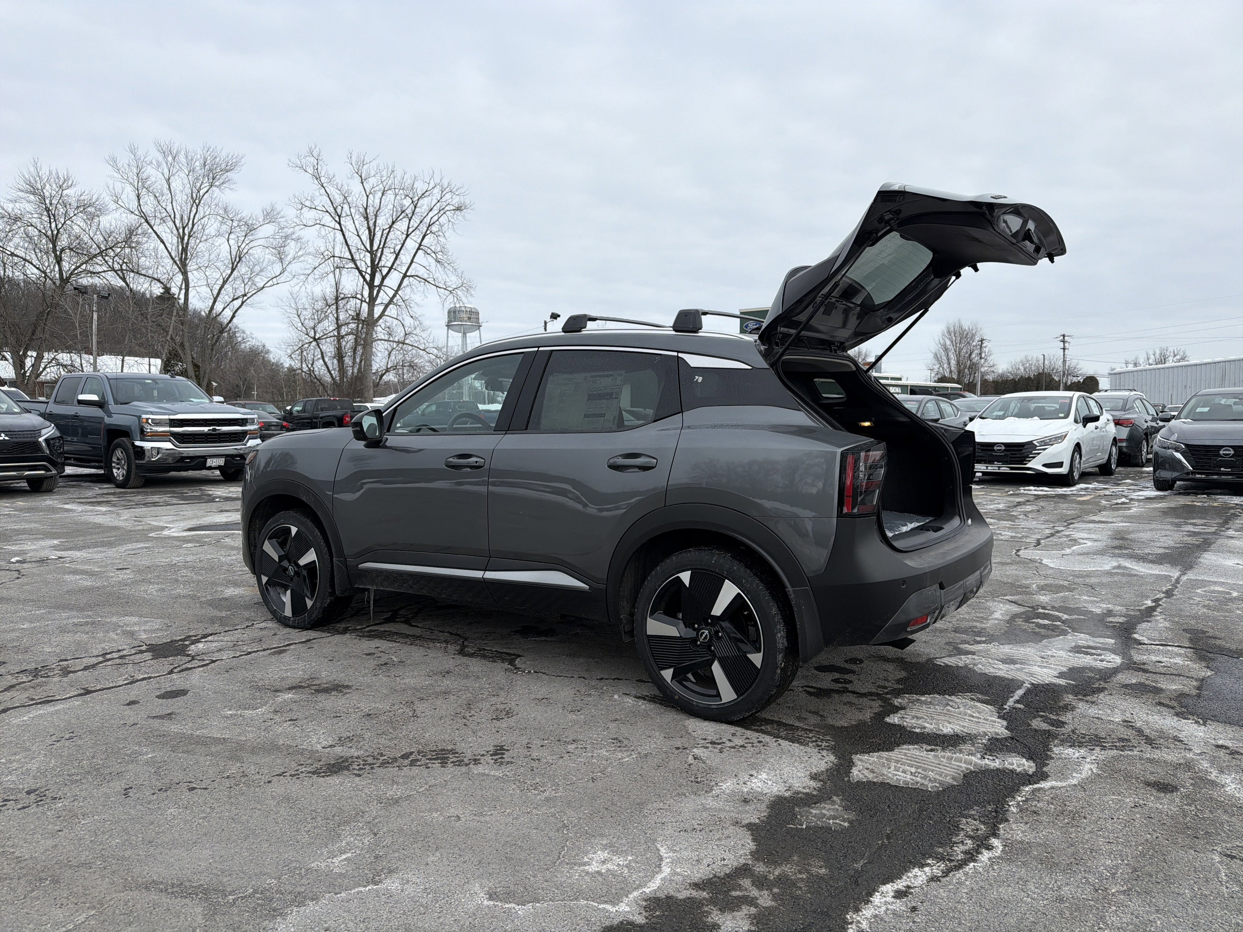 2026 Nissan Kicks SR