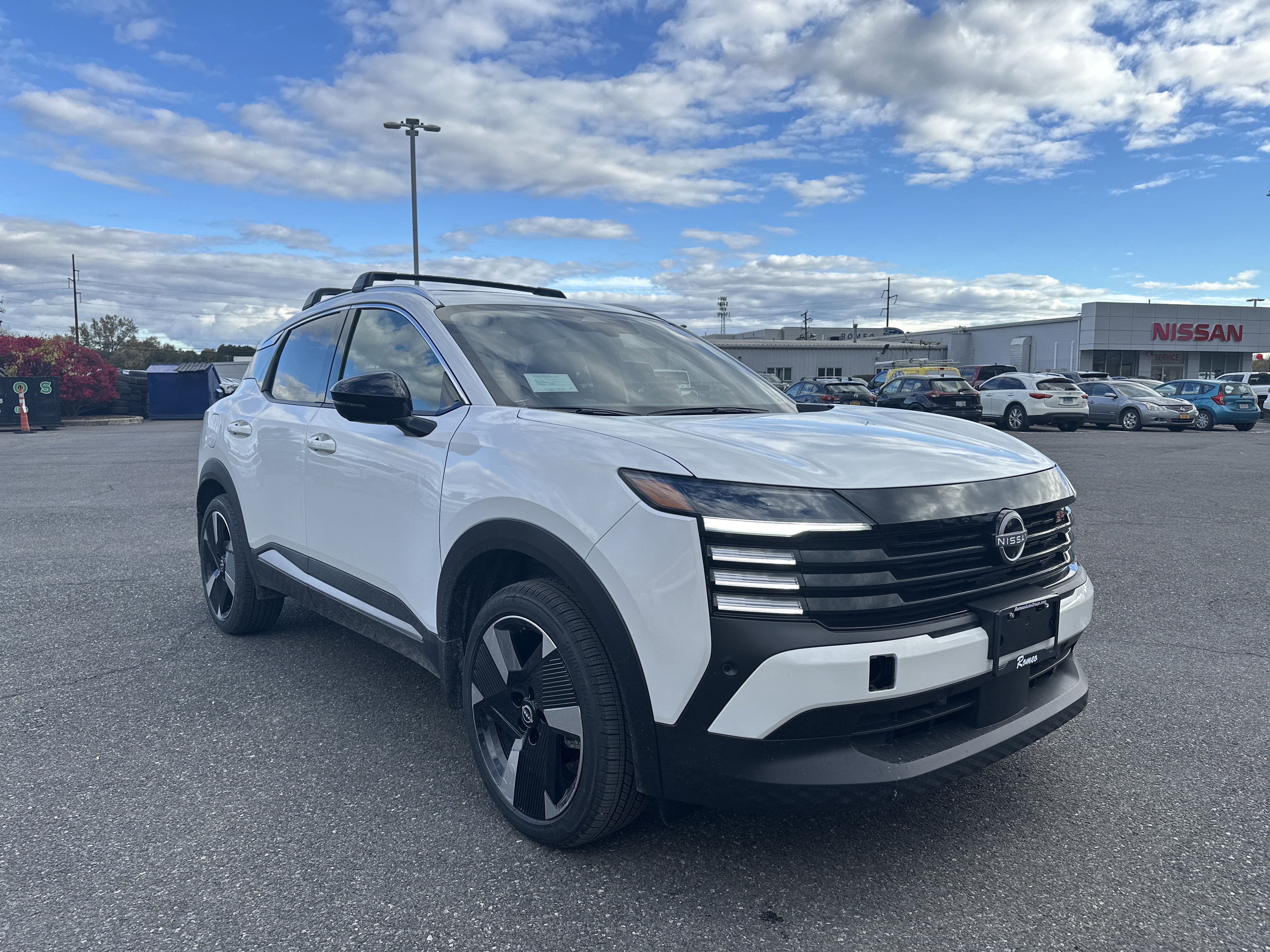 2026 Nissan Kicks SR