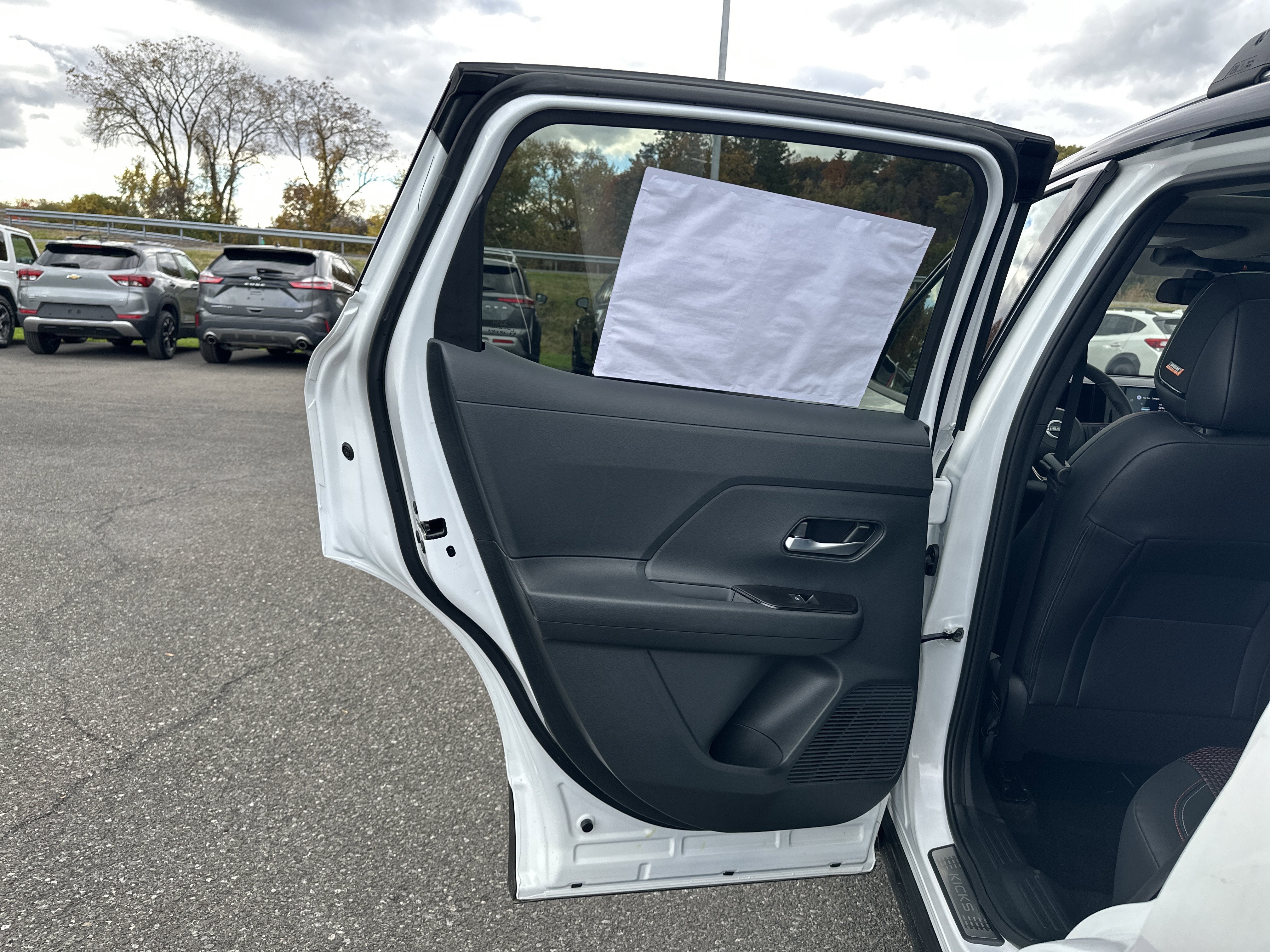 2026 Nissan Kicks SR