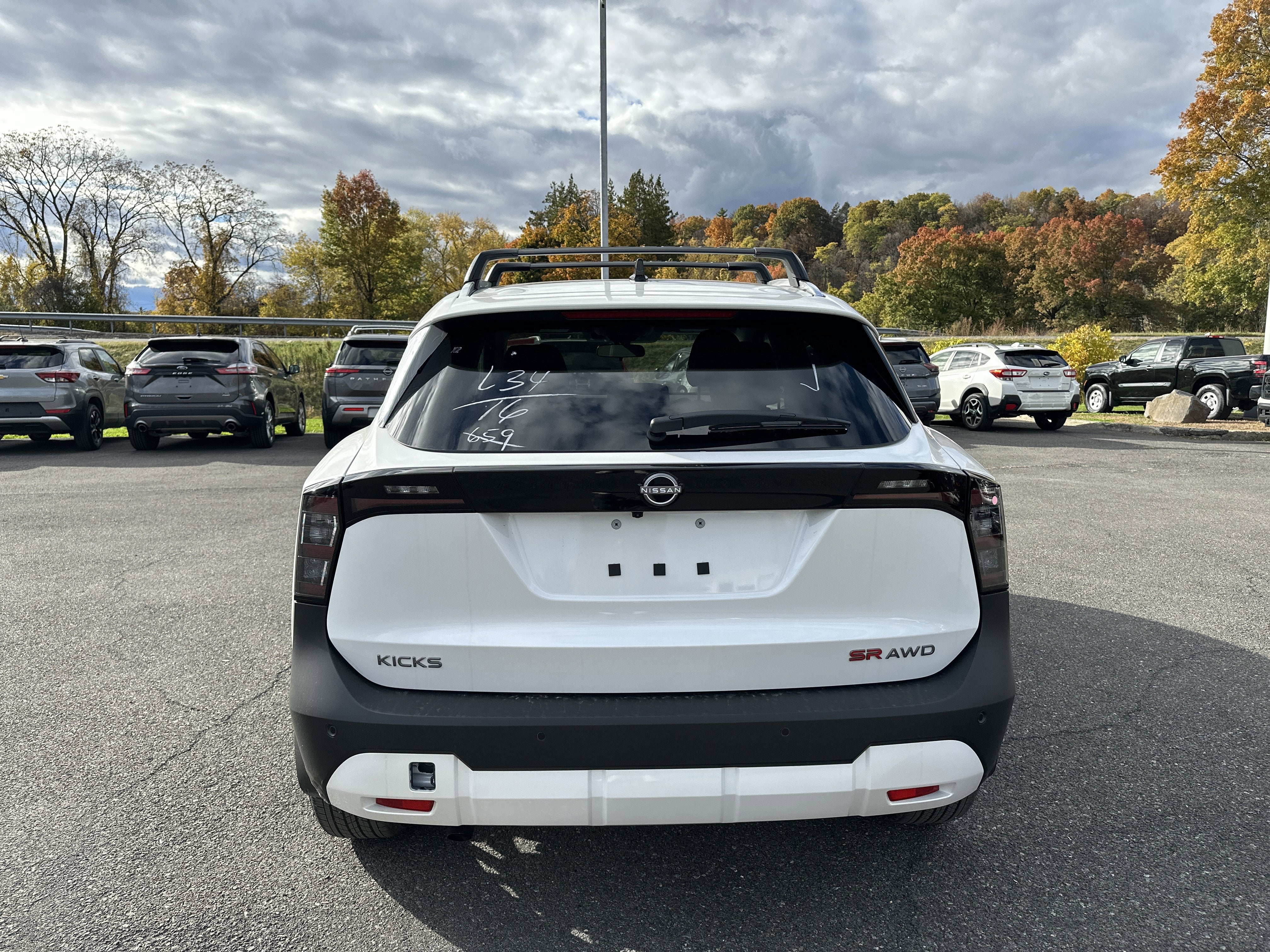 2026 Nissan Kicks SR