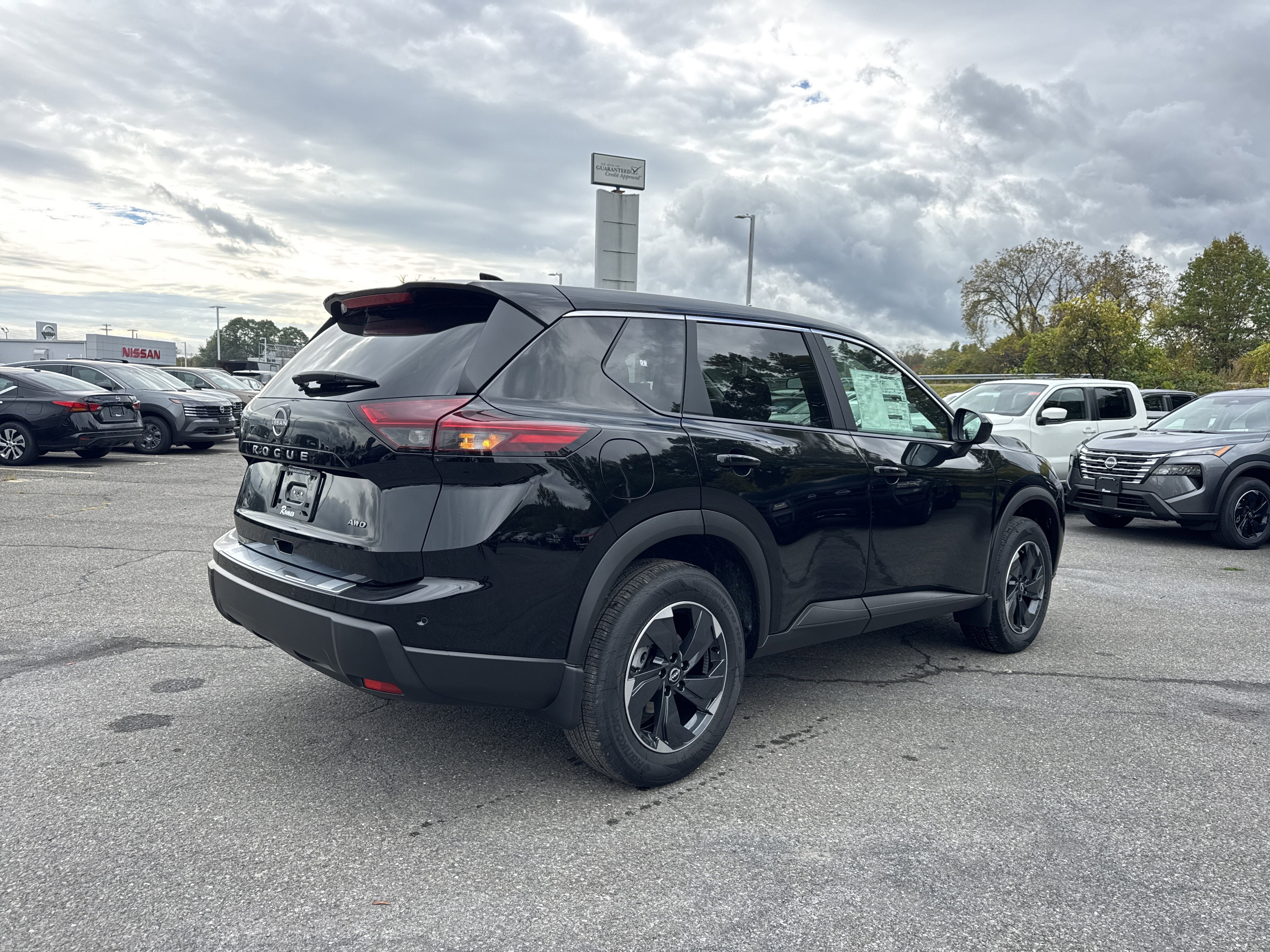 2026 Nissan Rogue SV