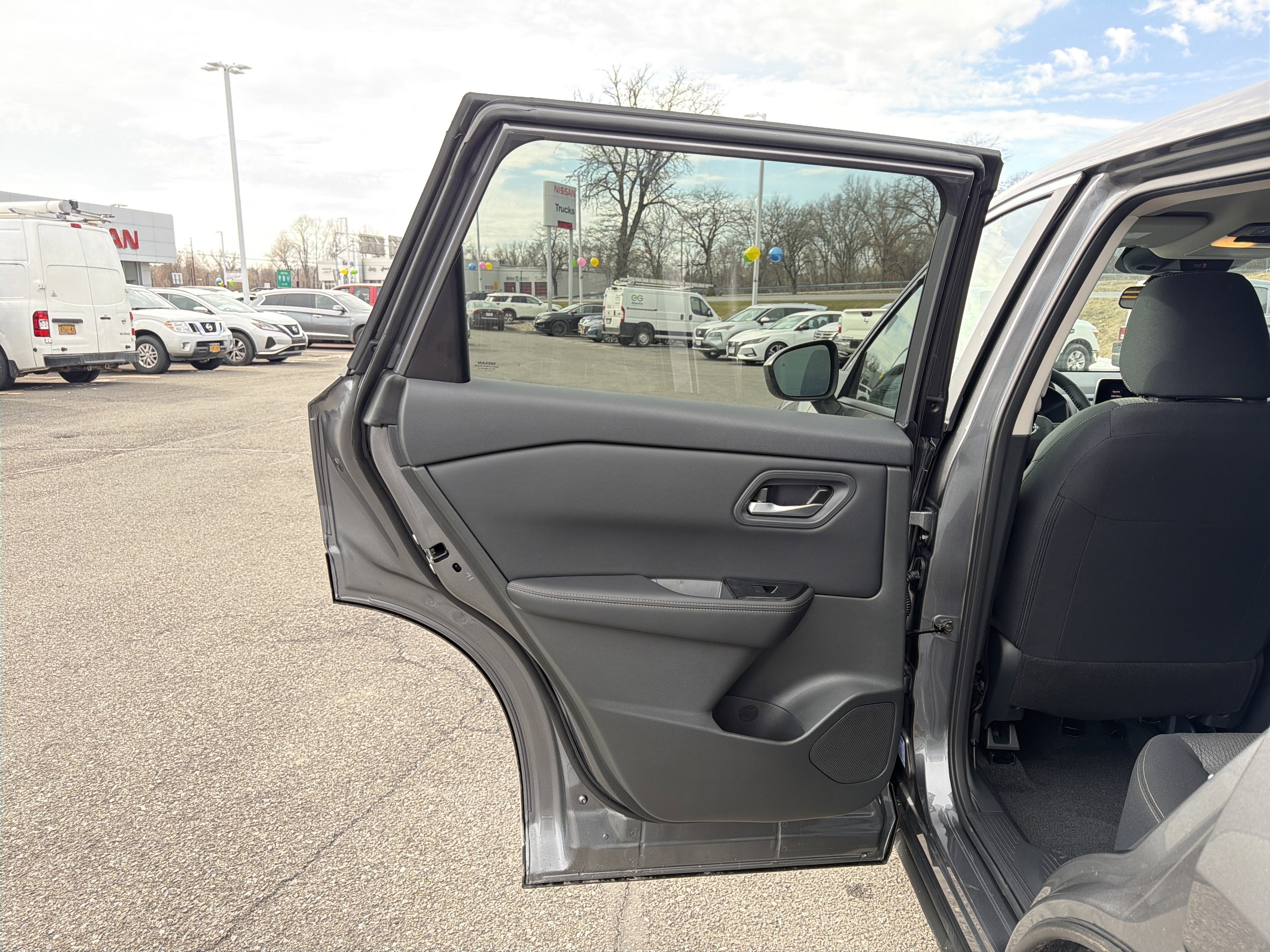 2026 Nissan Rogue SV