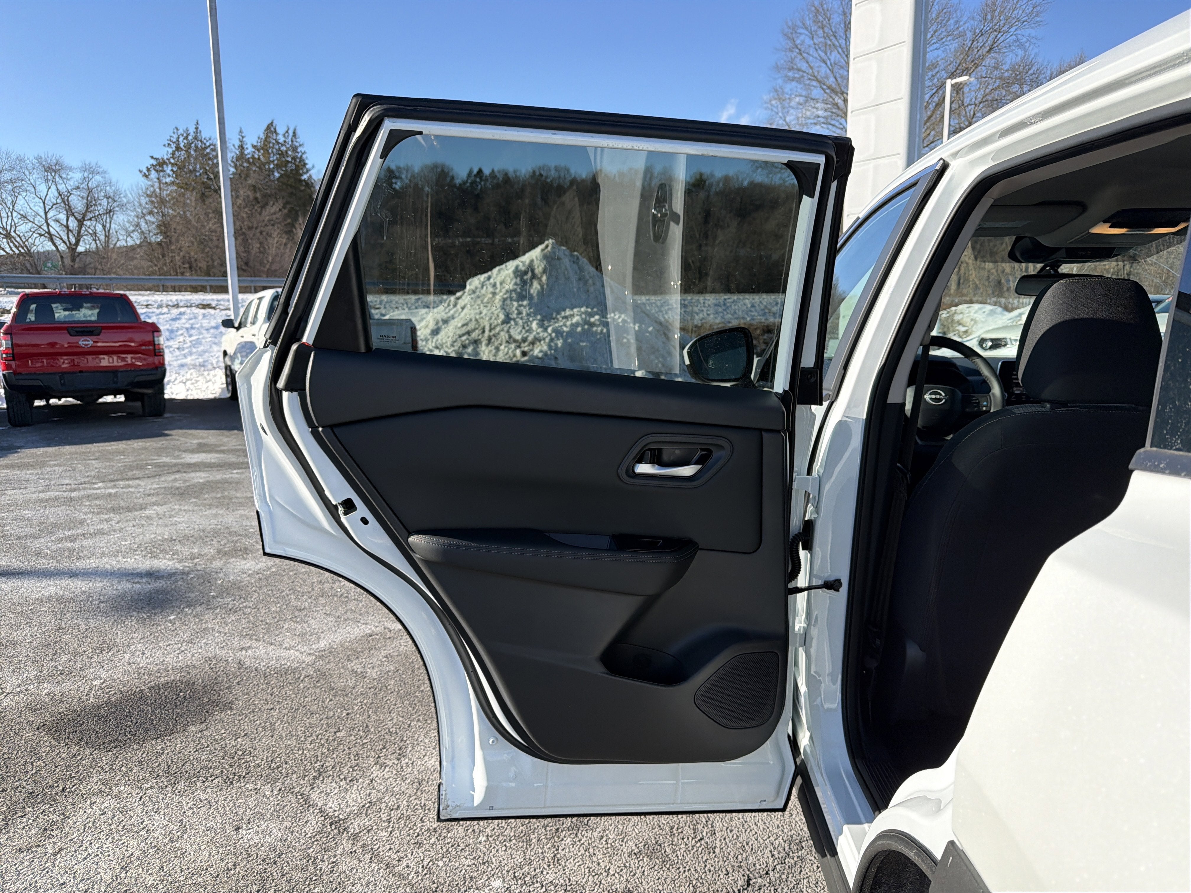 2026 Nissan Rogue SV