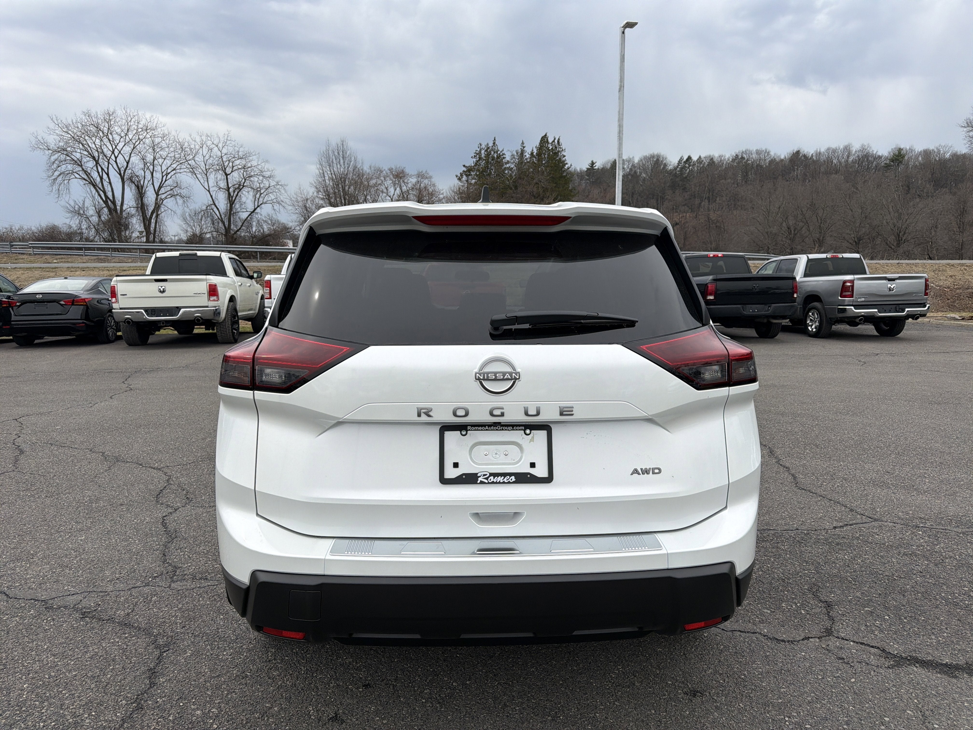 2026 Nissan Rogue SV