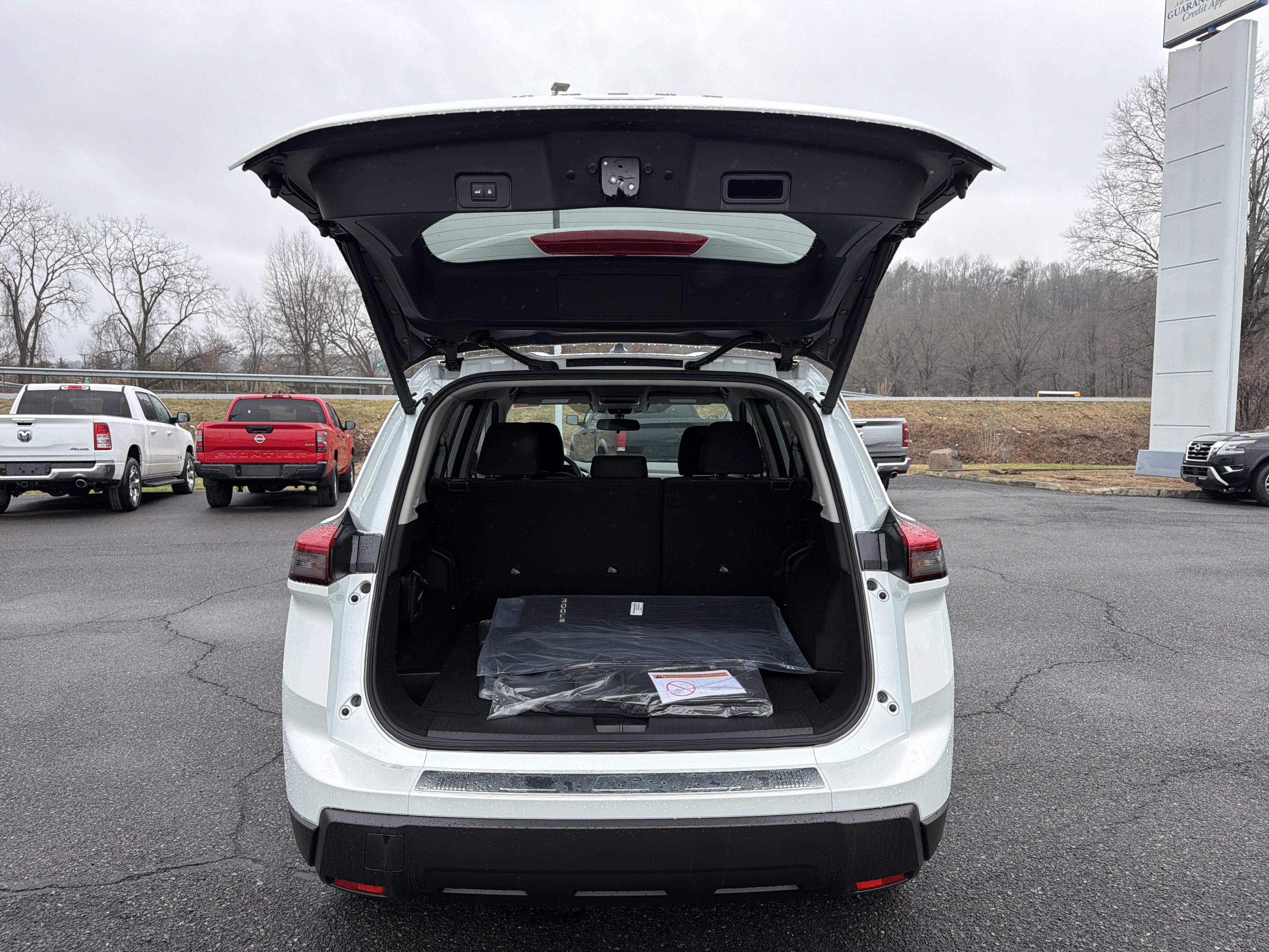 2026 Nissan Rogue SV