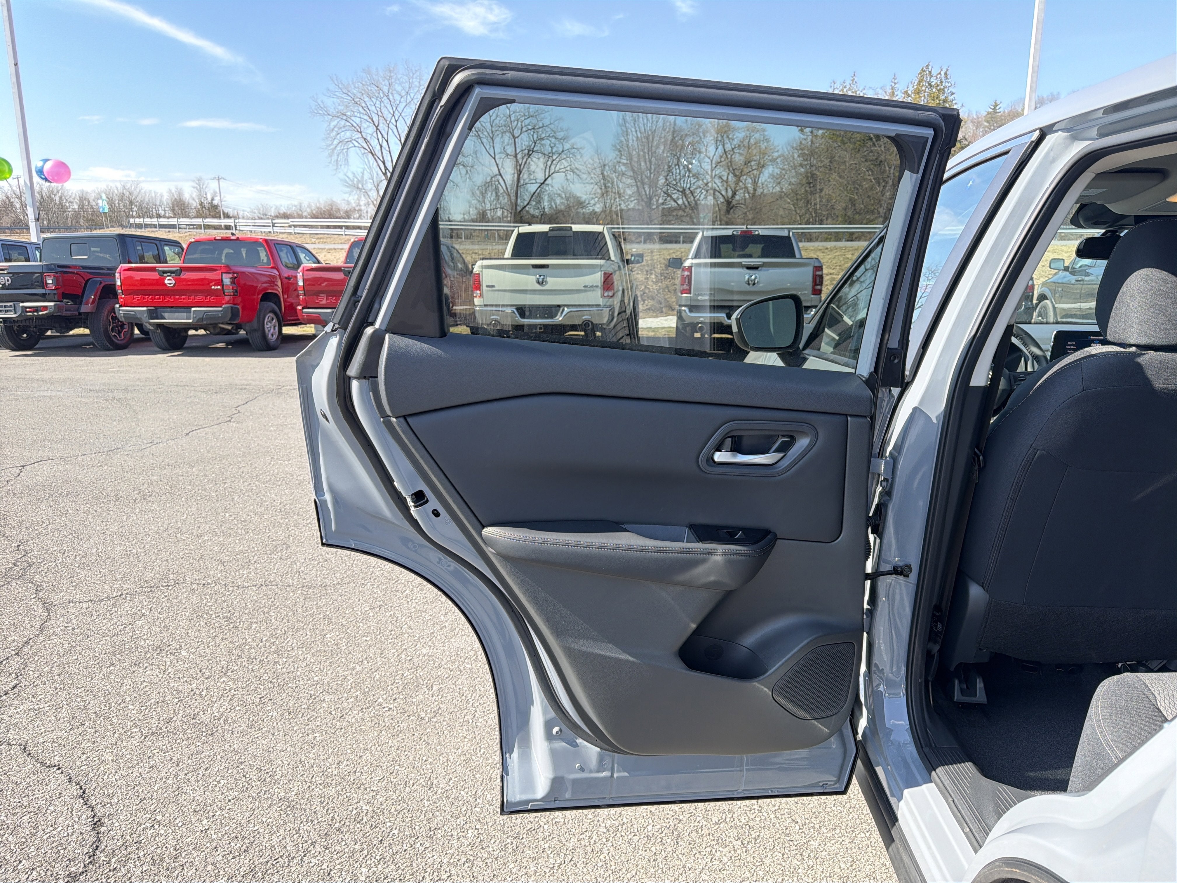 2026 Nissan Rogue SV