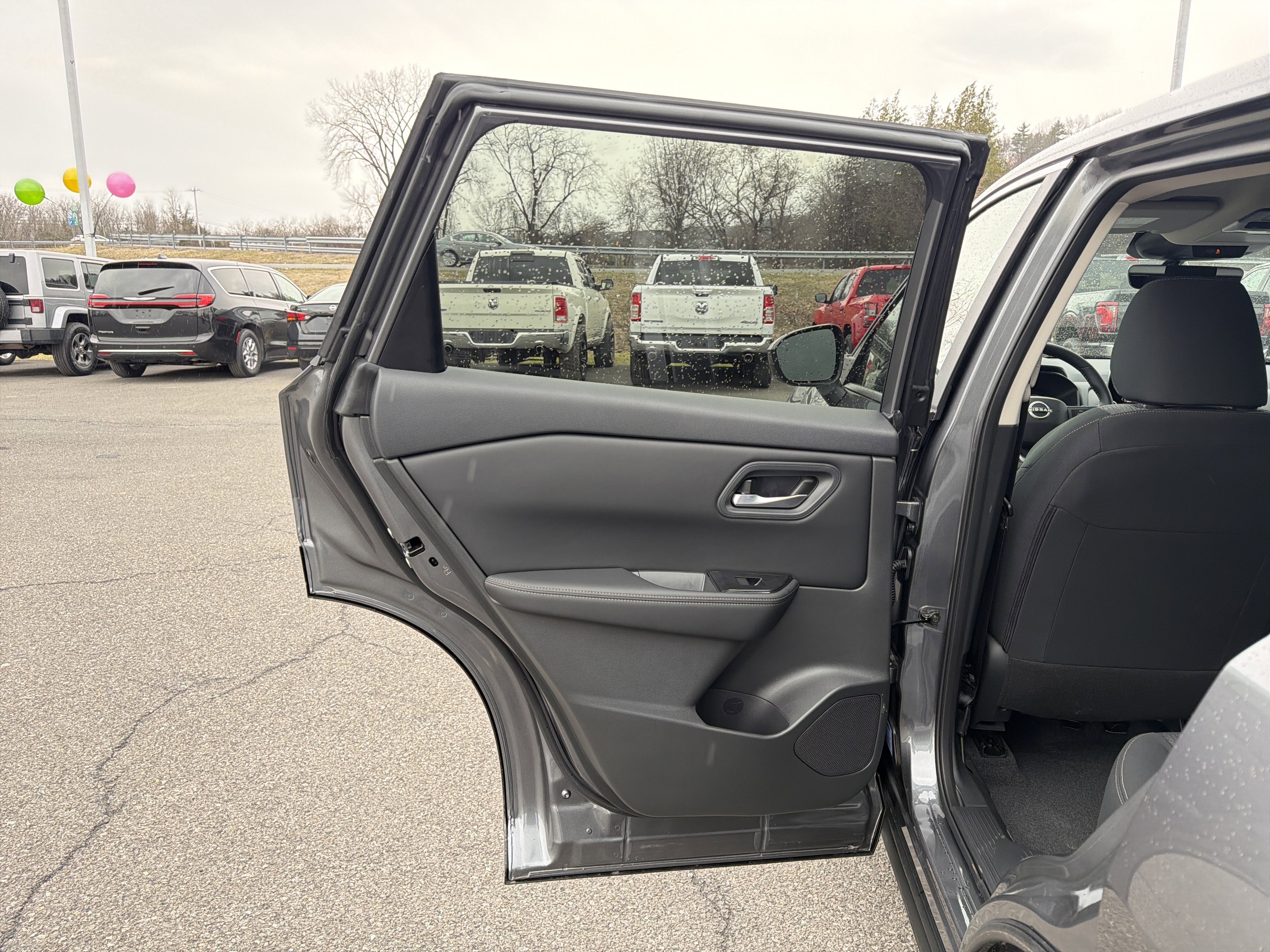 2026 Nissan Rogue SV