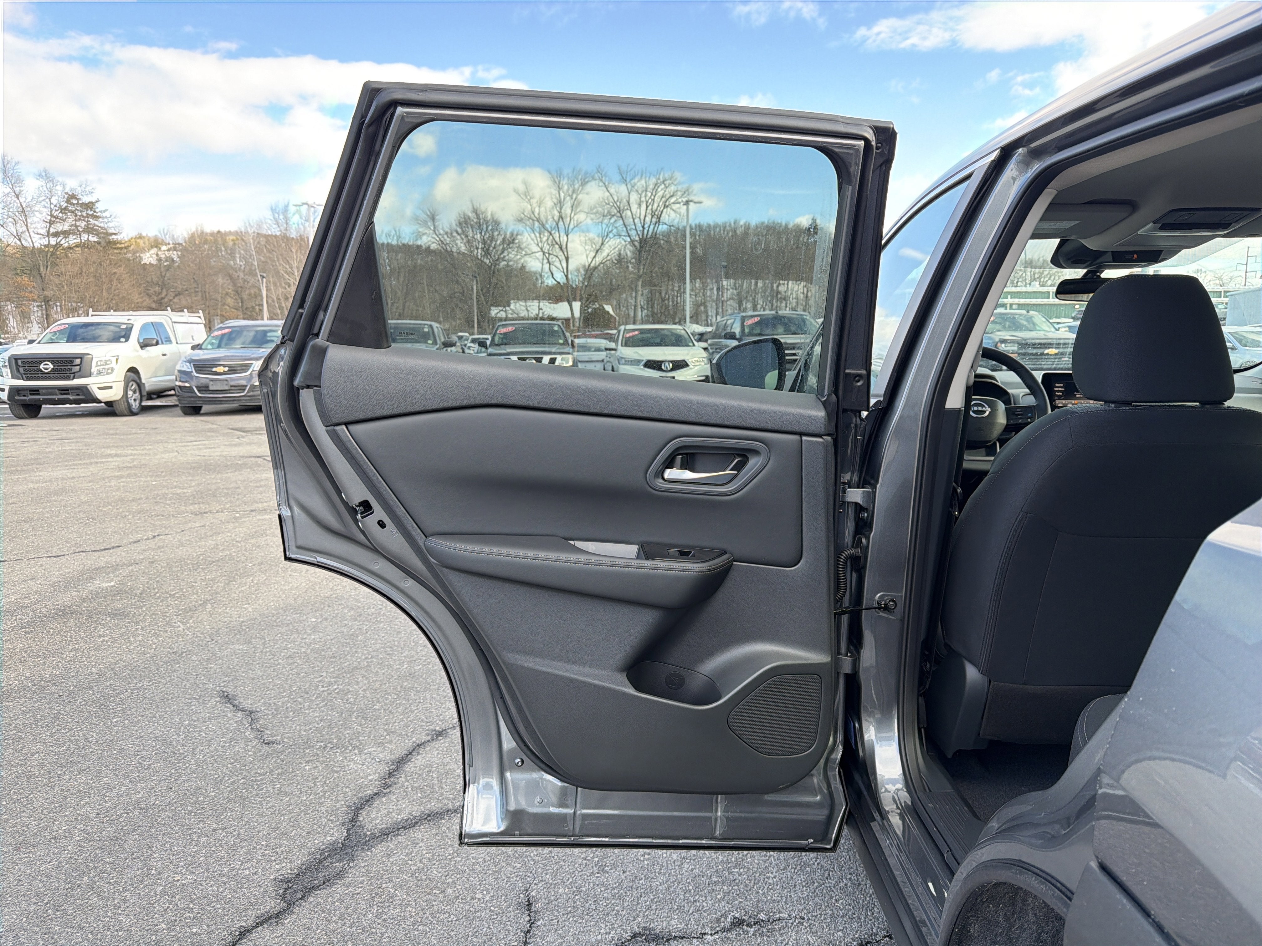 2026 Nissan Rogue SV