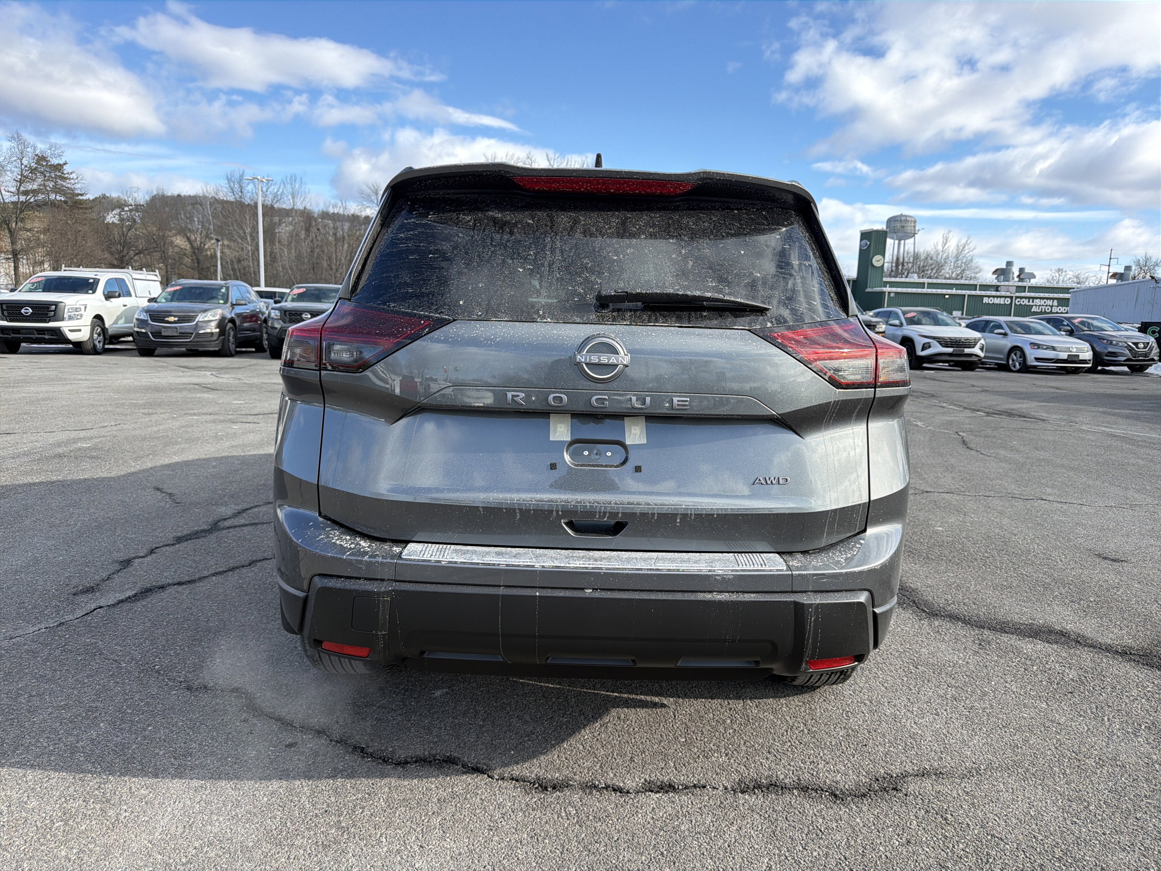 2026 Nissan Rogue SV