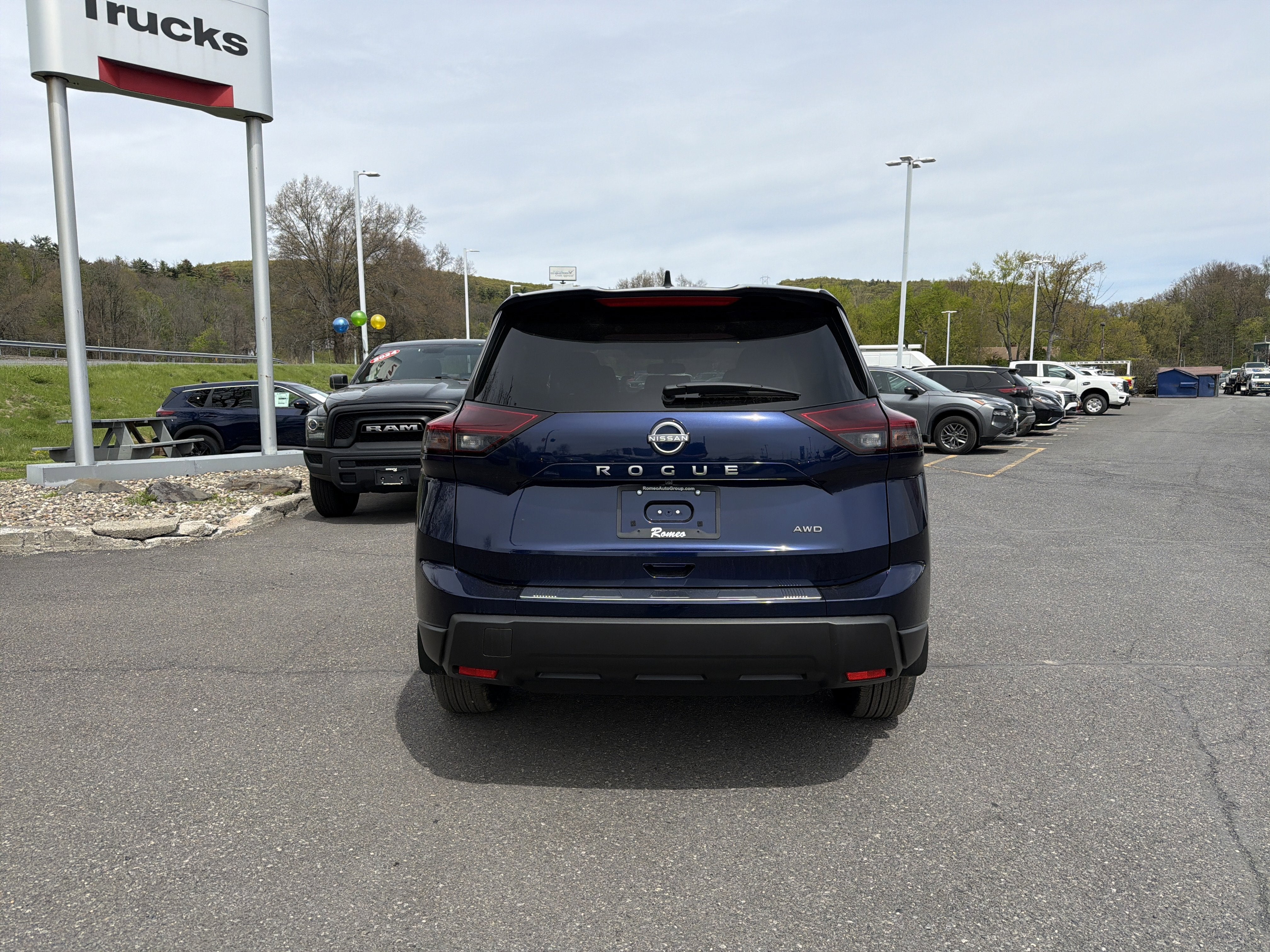 2026 Nissan Rogue SV