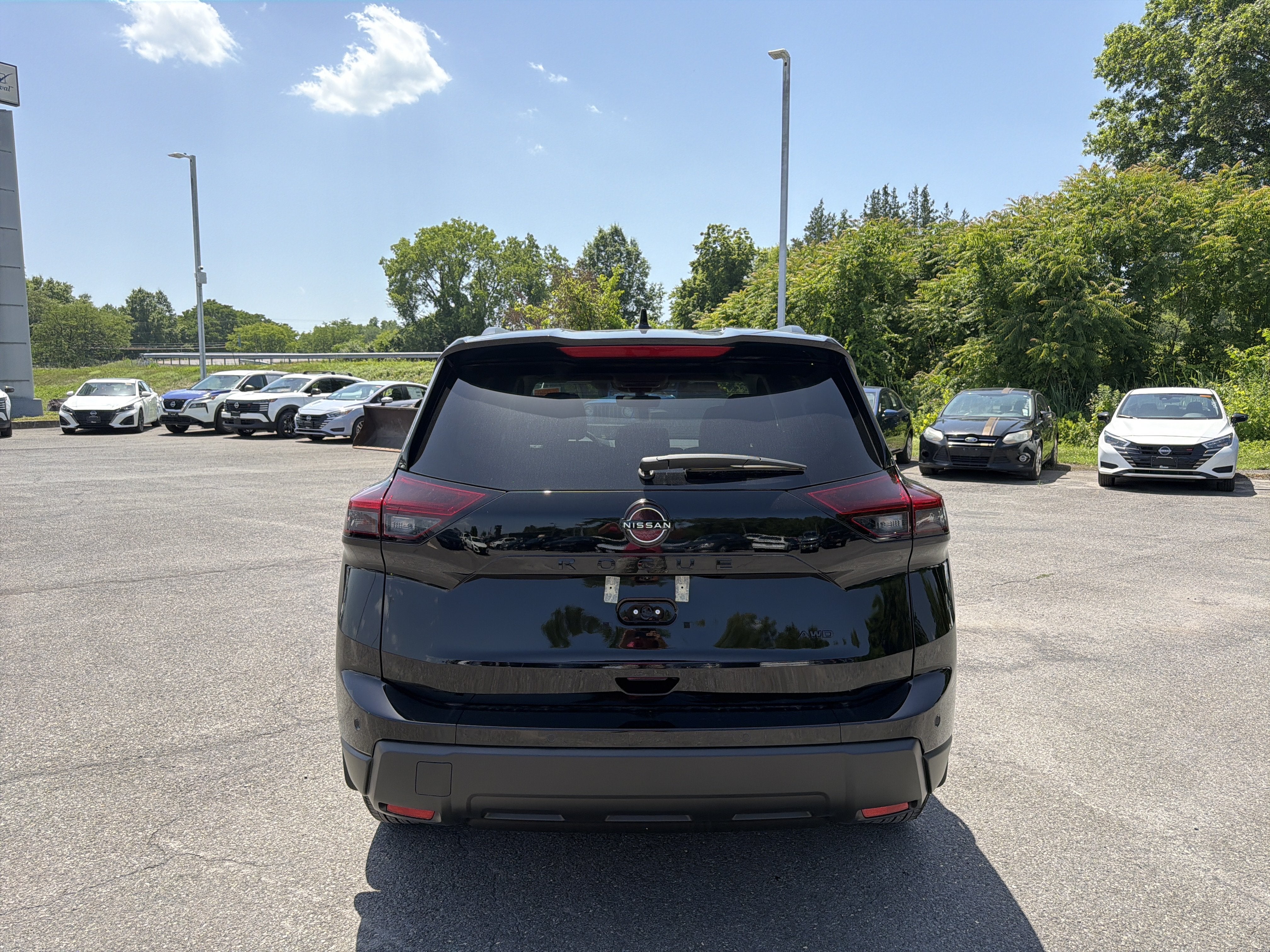 2026 Nissan Rogue Dark Armor