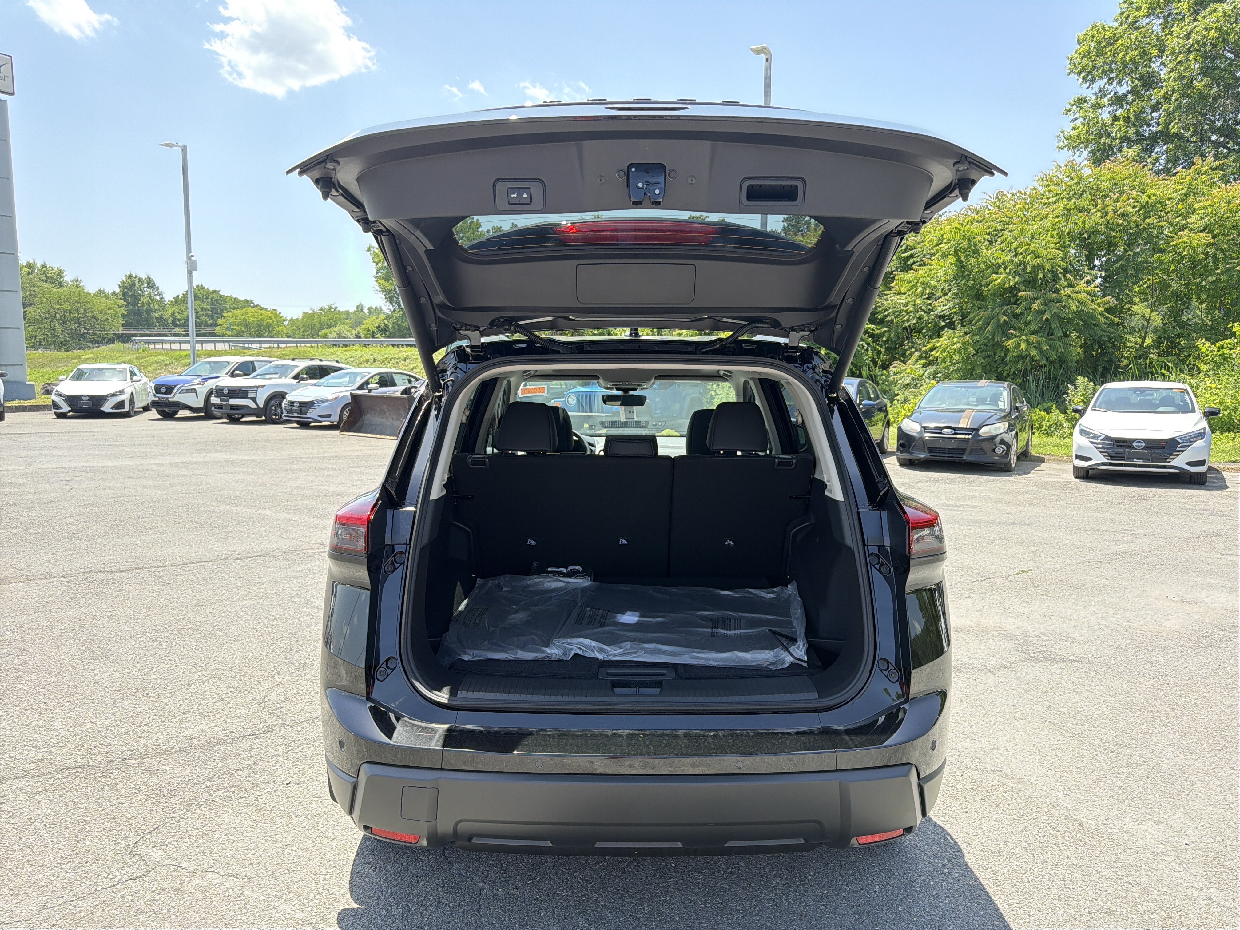 2026 Nissan Rogue Dark Armor