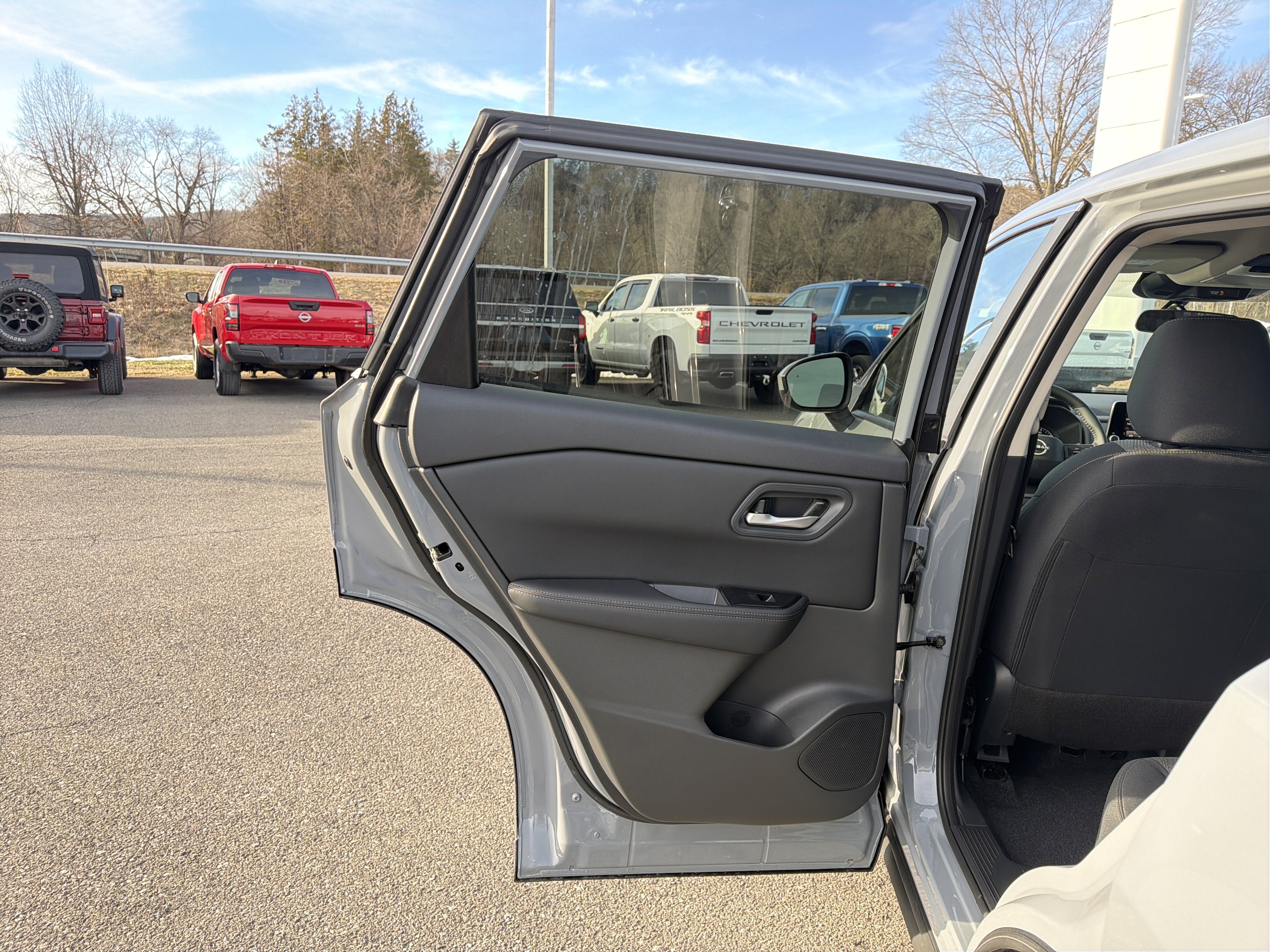 2026 Nissan Rogue SV