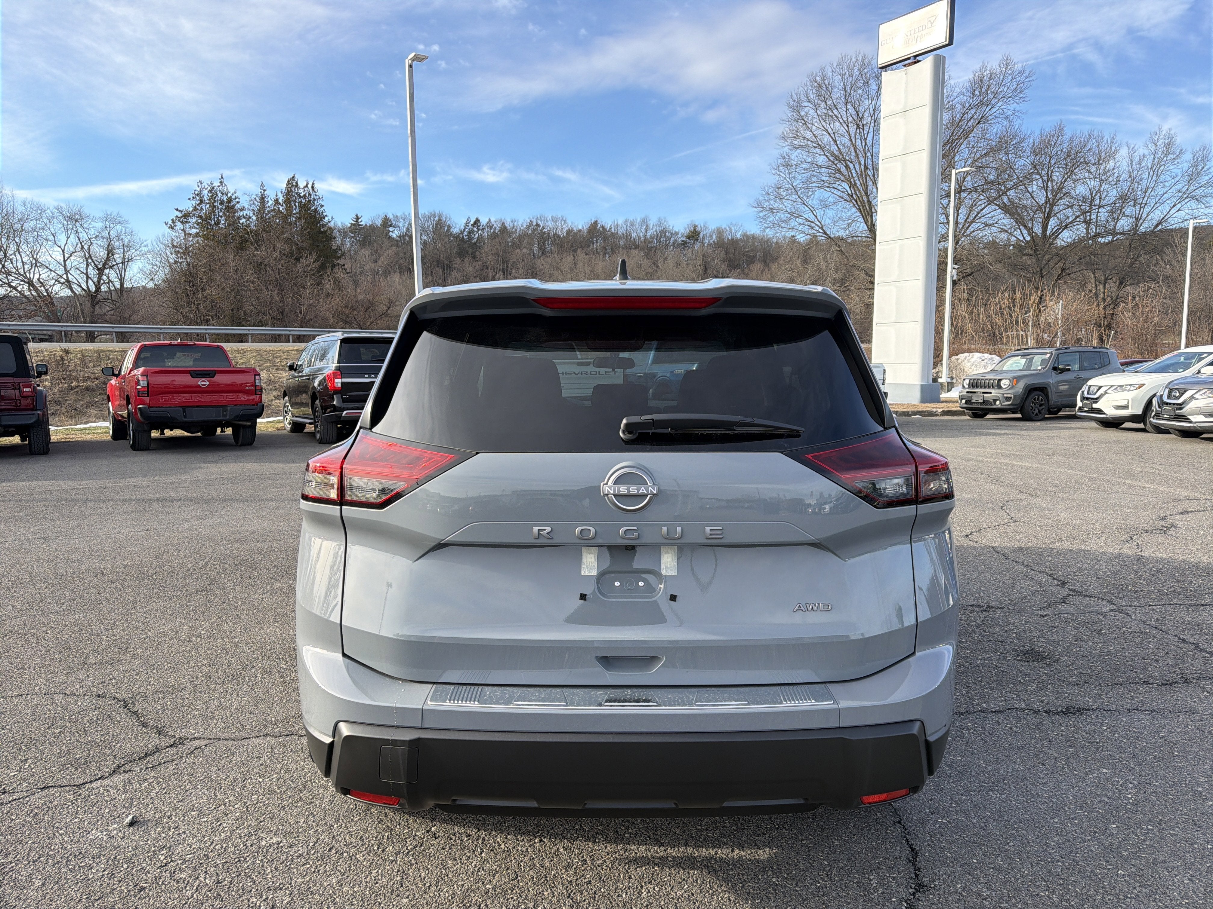 2026 Nissan Rogue SV