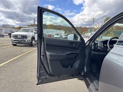 2025 Nissan Pathfinder S