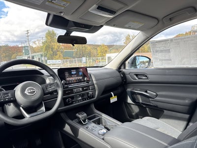 2025 Nissan Pathfinder S