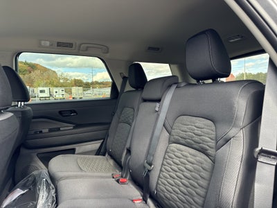 2025 Nissan Pathfinder S