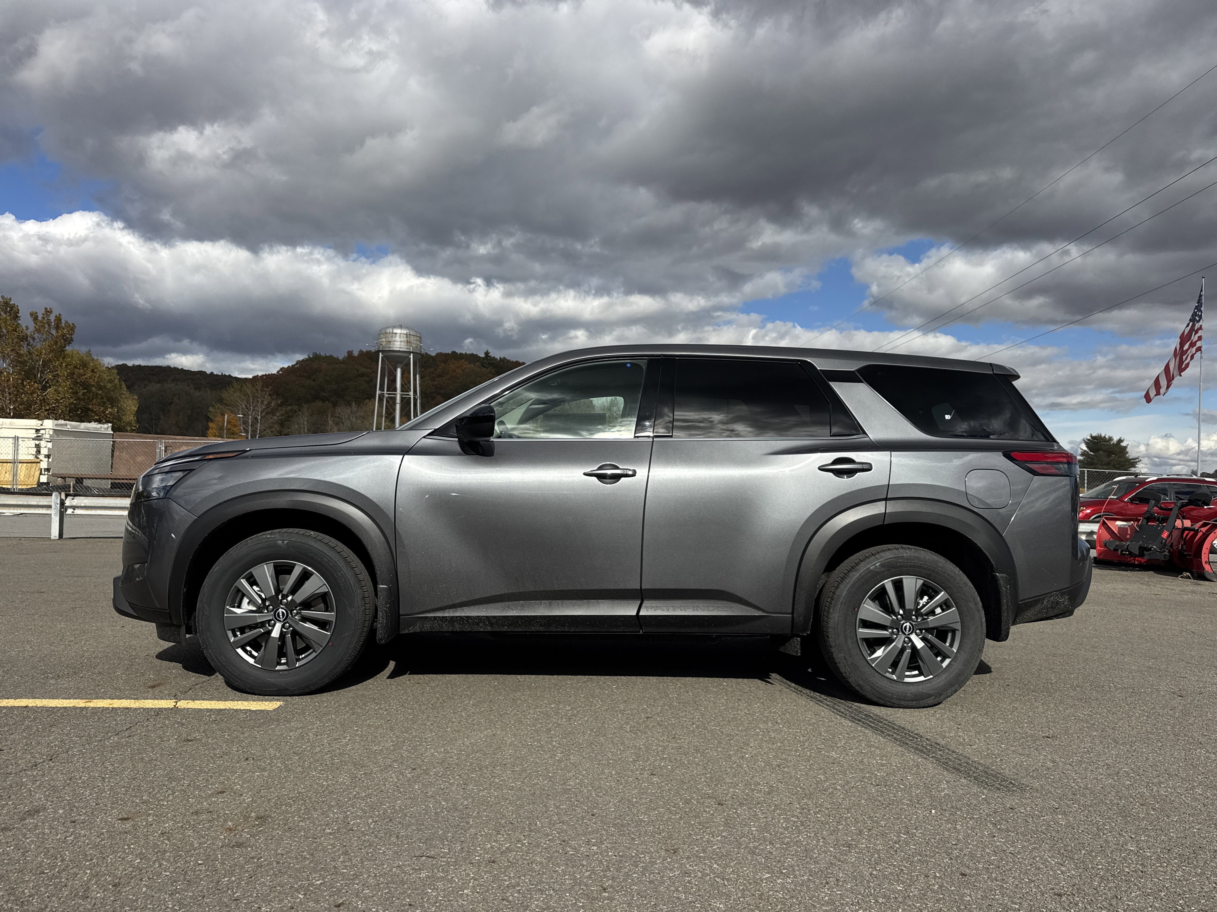 2025 Nissan Pathfinder S