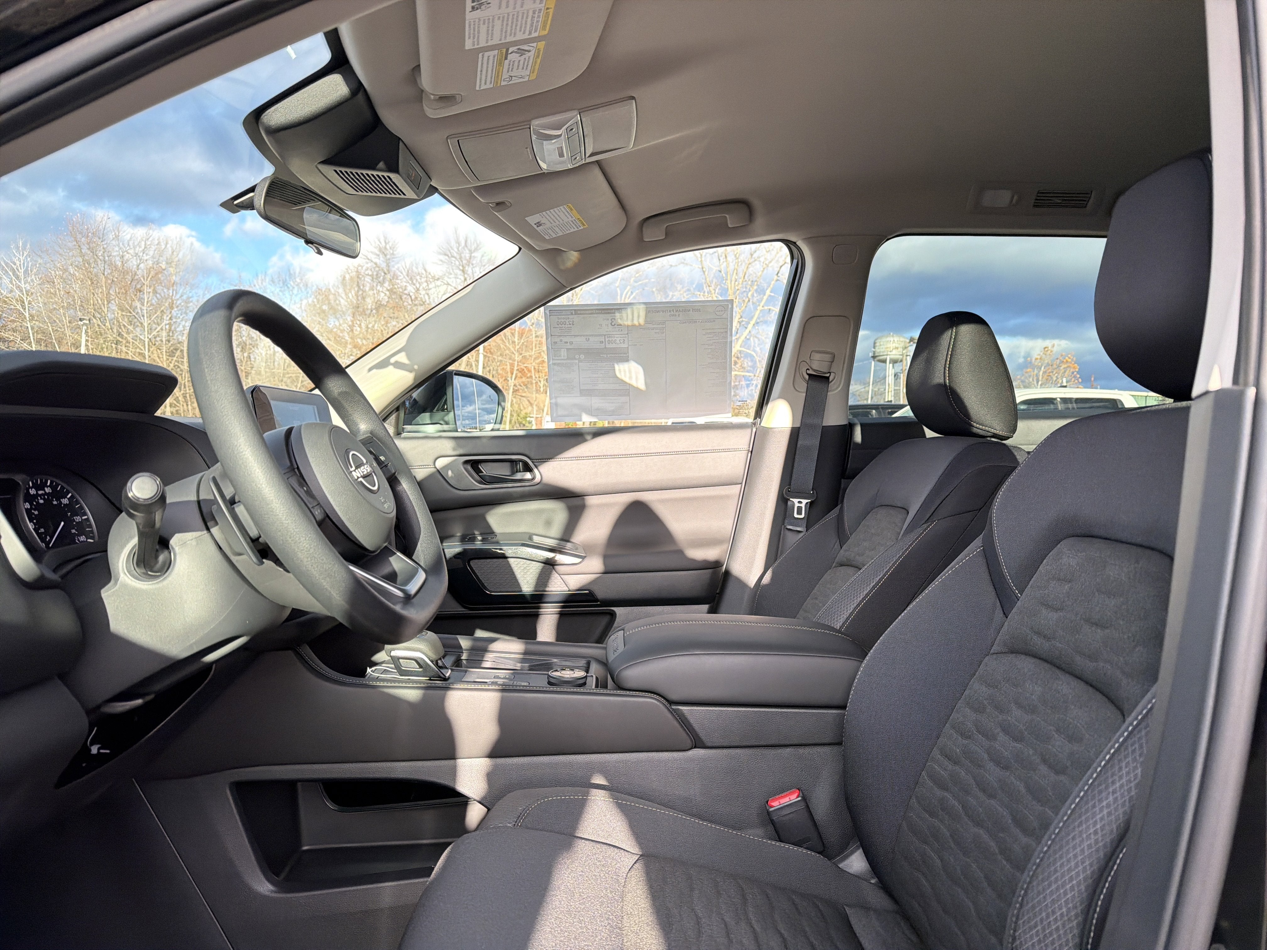 2025 Nissan Pathfinder S