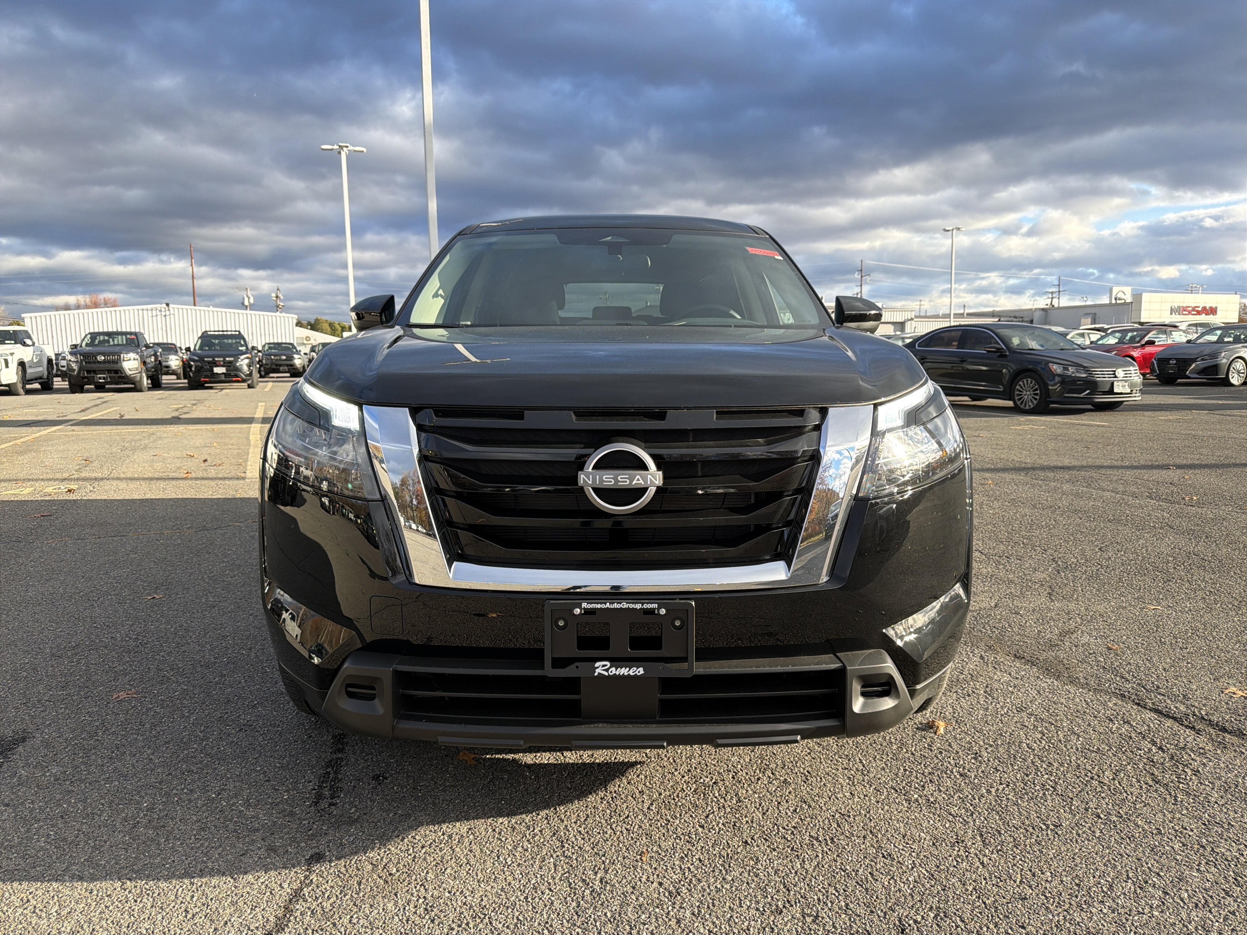 2025 Nissan Pathfinder S