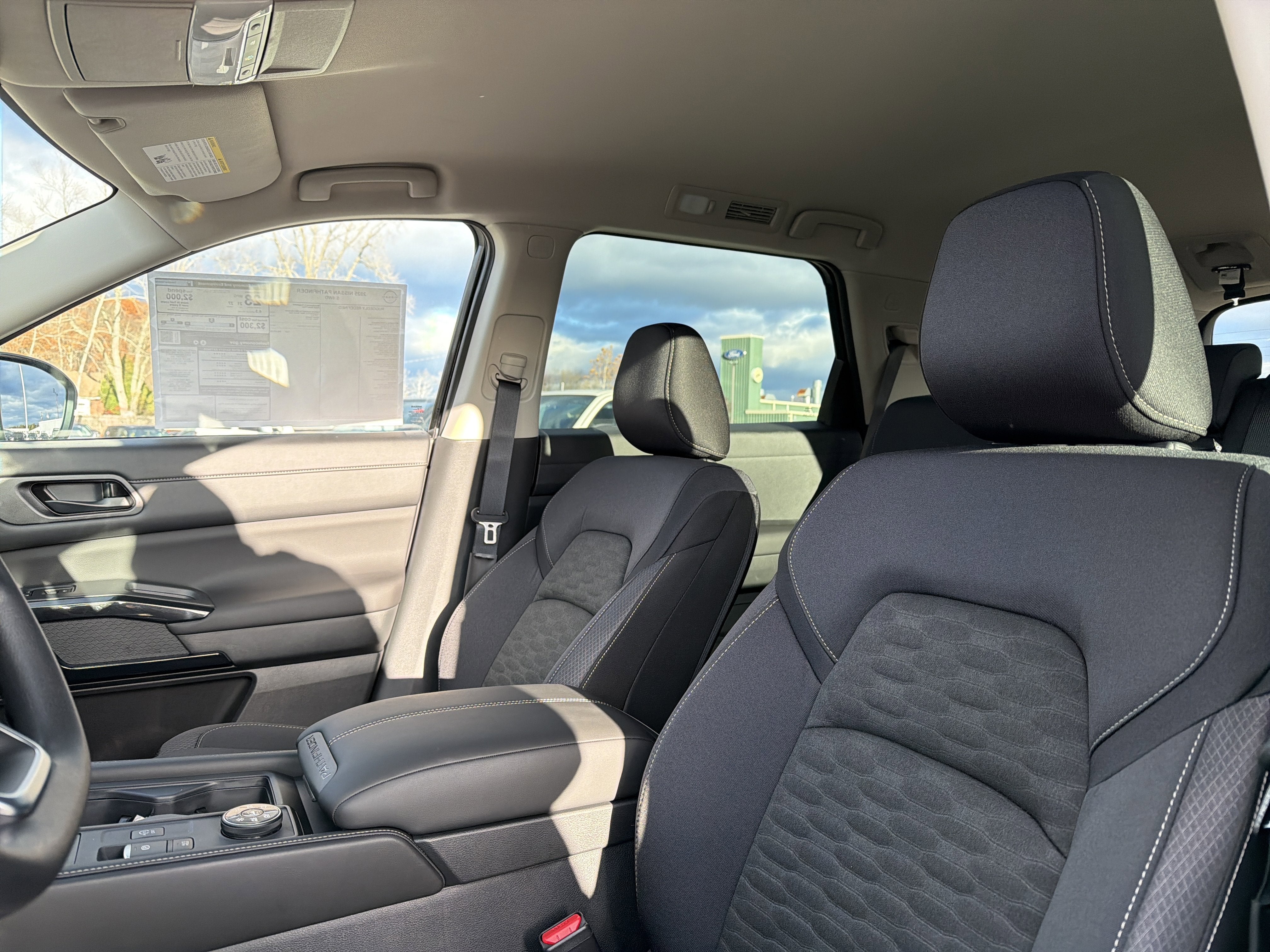 2025 Nissan Pathfinder S