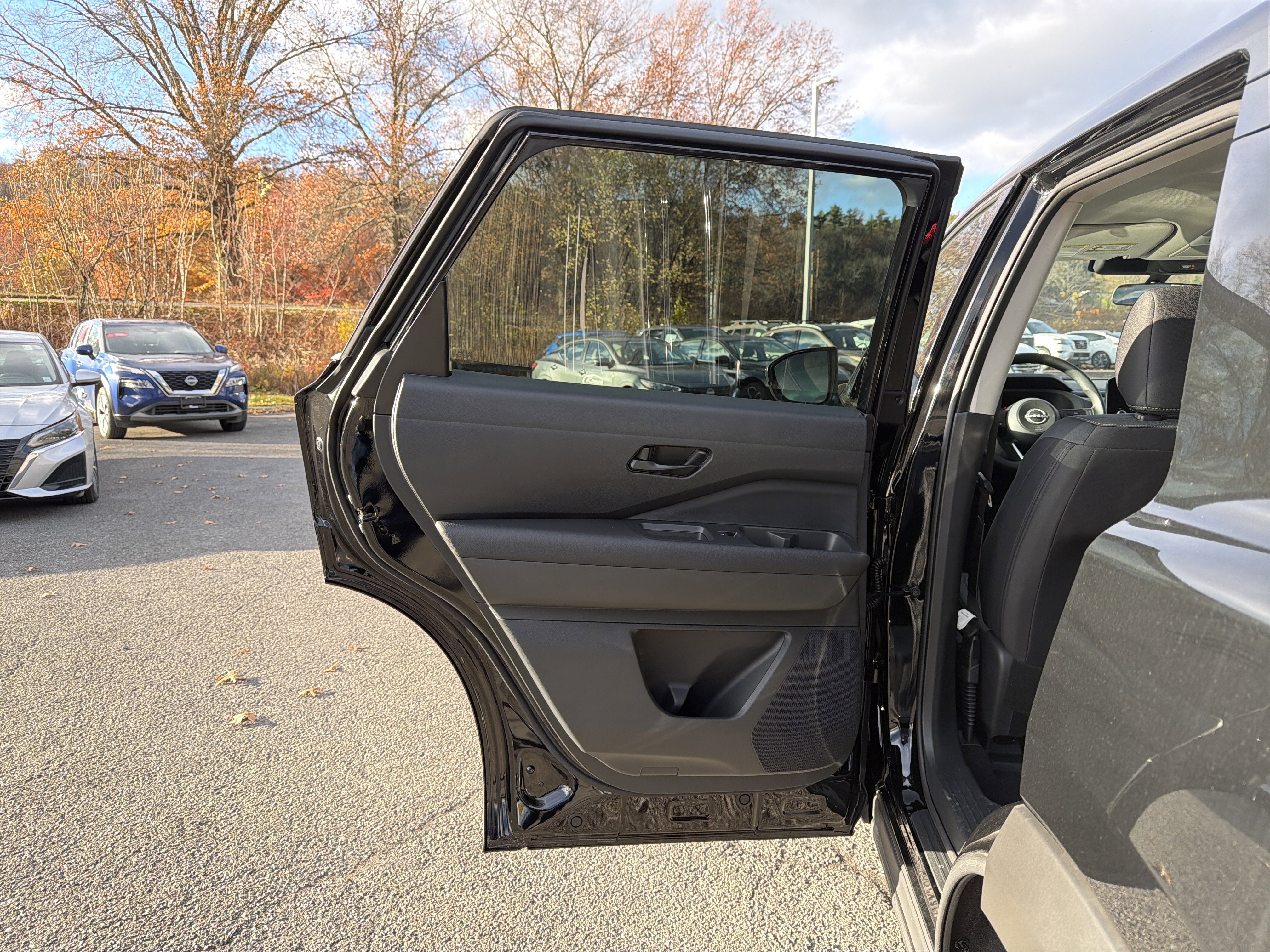 2025 Nissan Pathfinder S