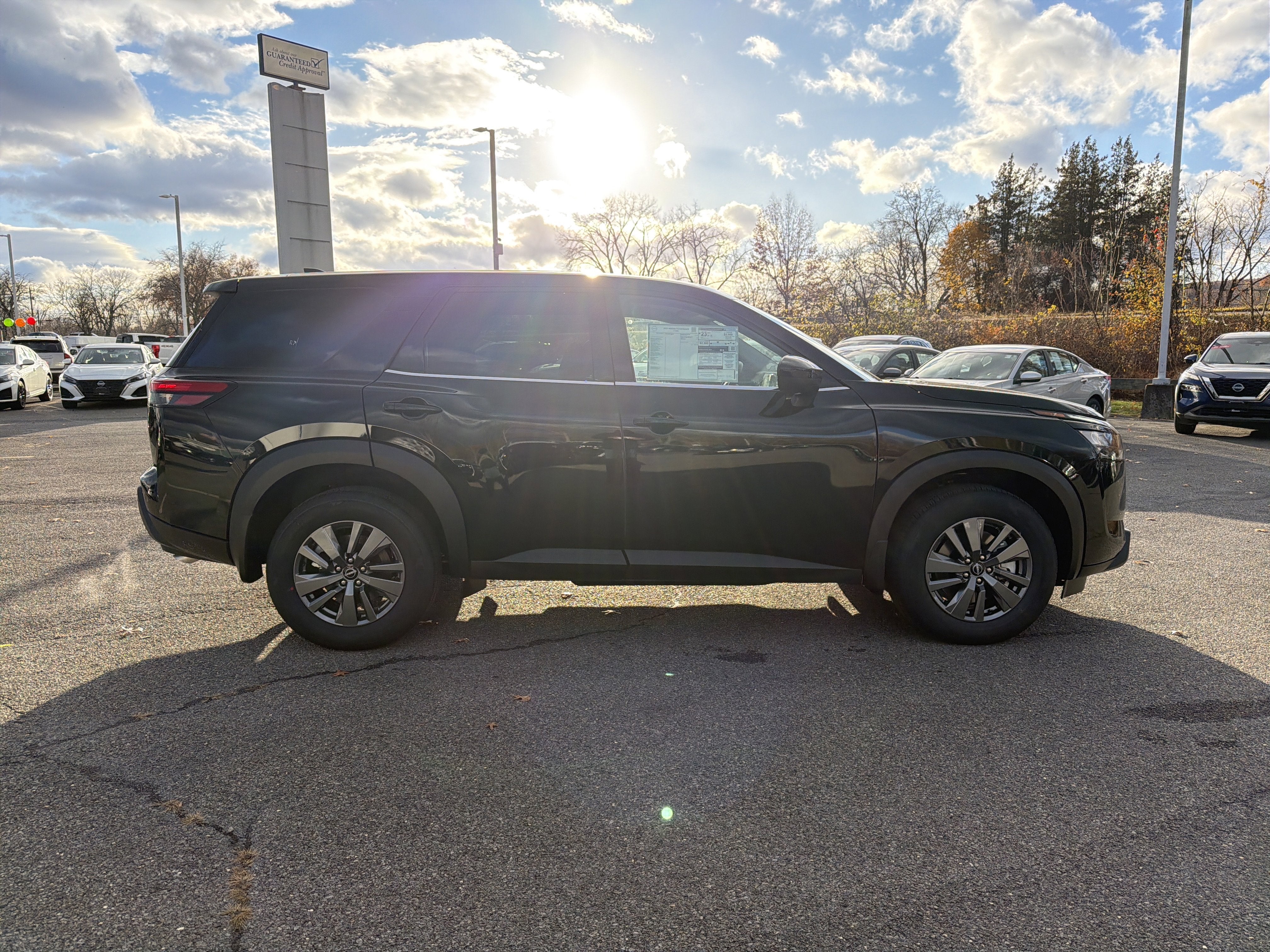 2025 Nissan Pathfinder S