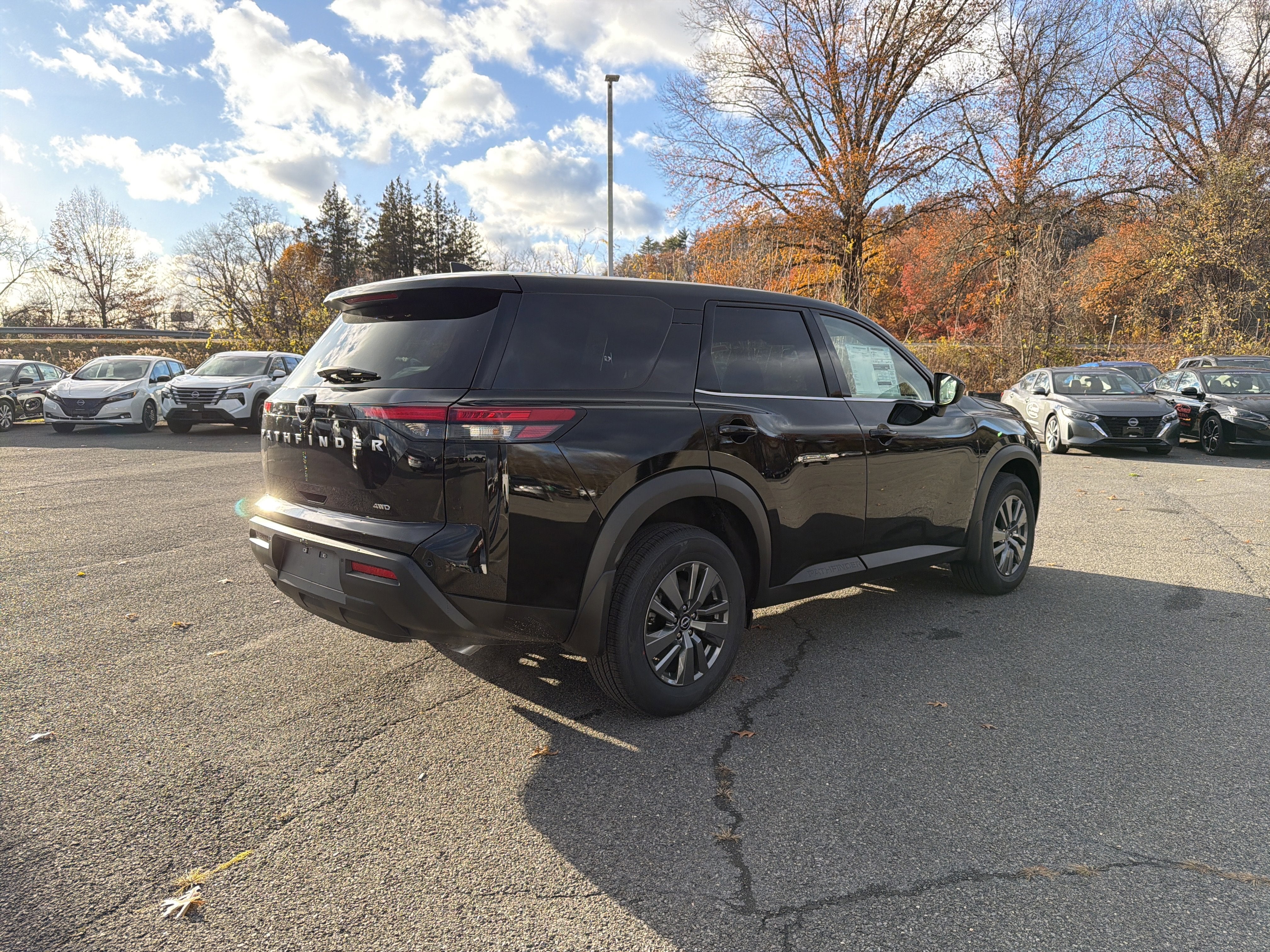 2025 Nissan Pathfinder S