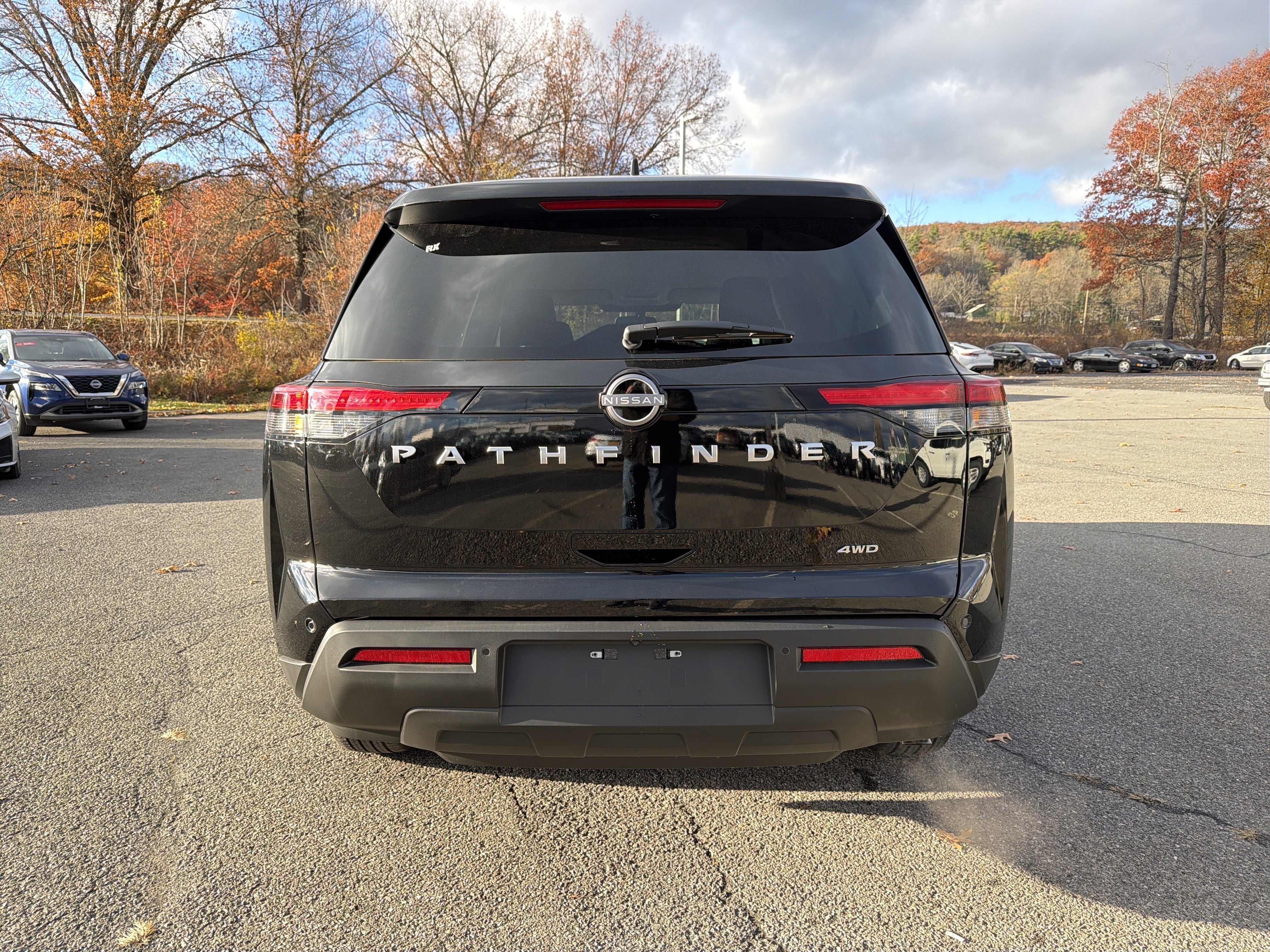 2025 Nissan Pathfinder S