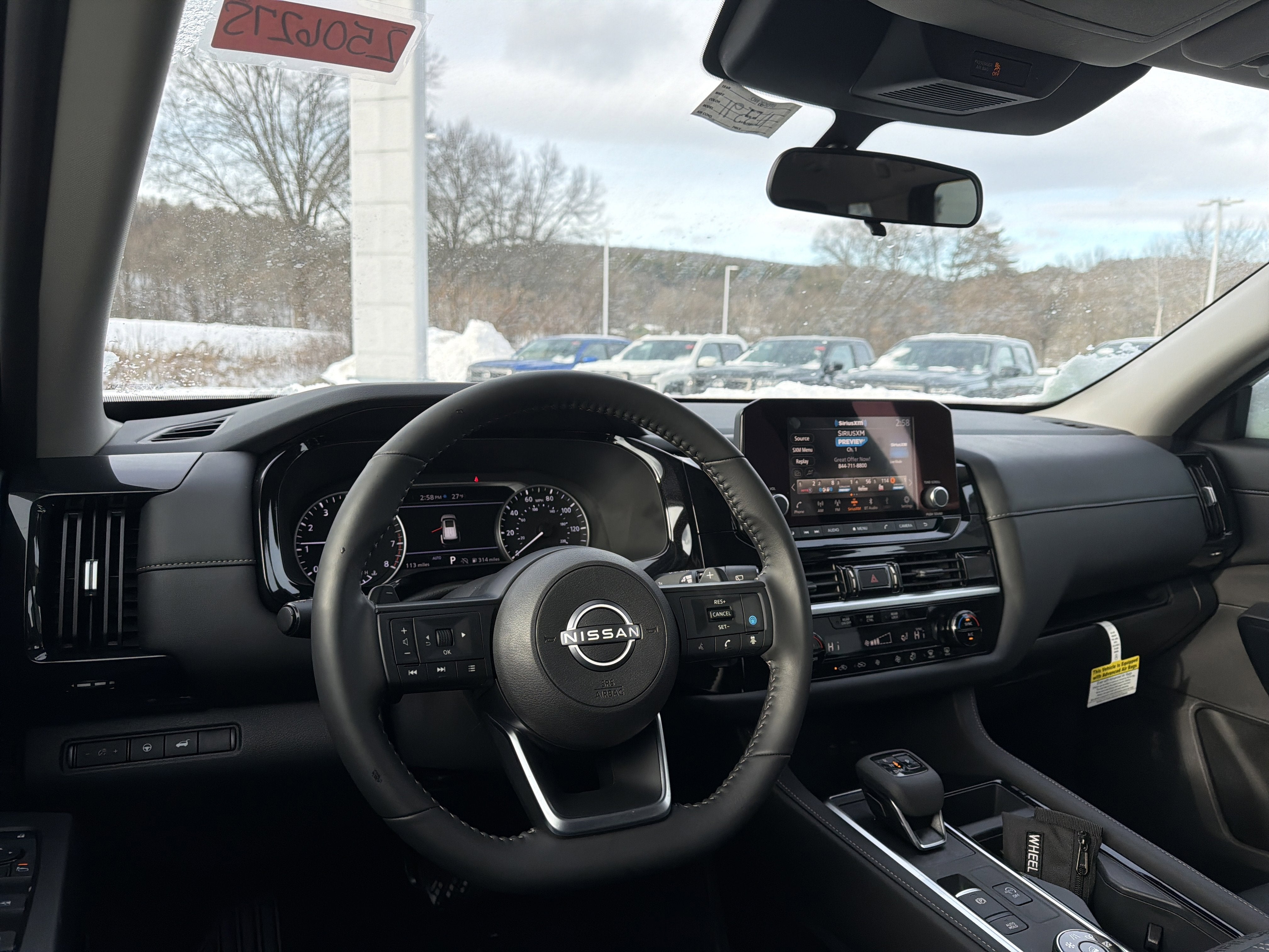 2025 Nissan Pathfinder SV