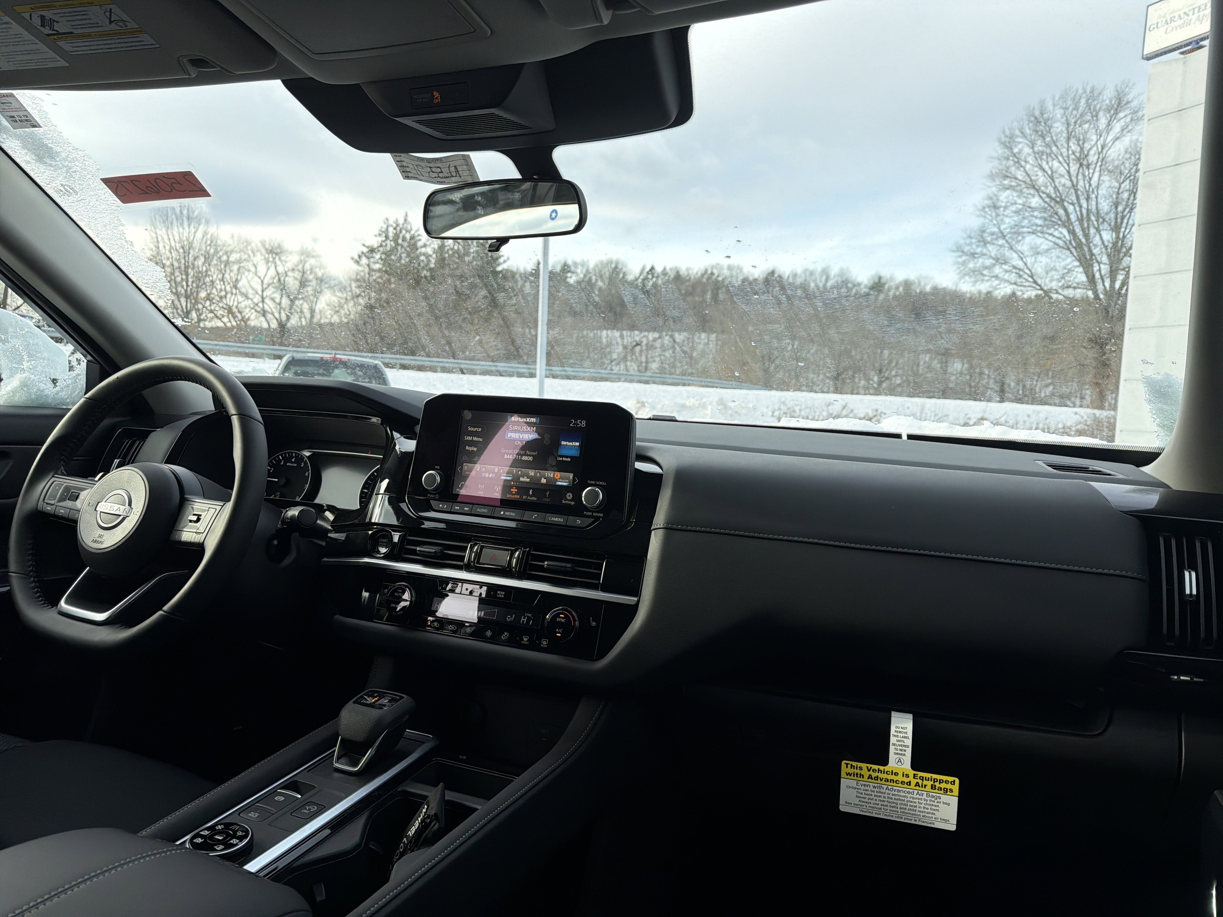 2025 Nissan Pathfinder SV