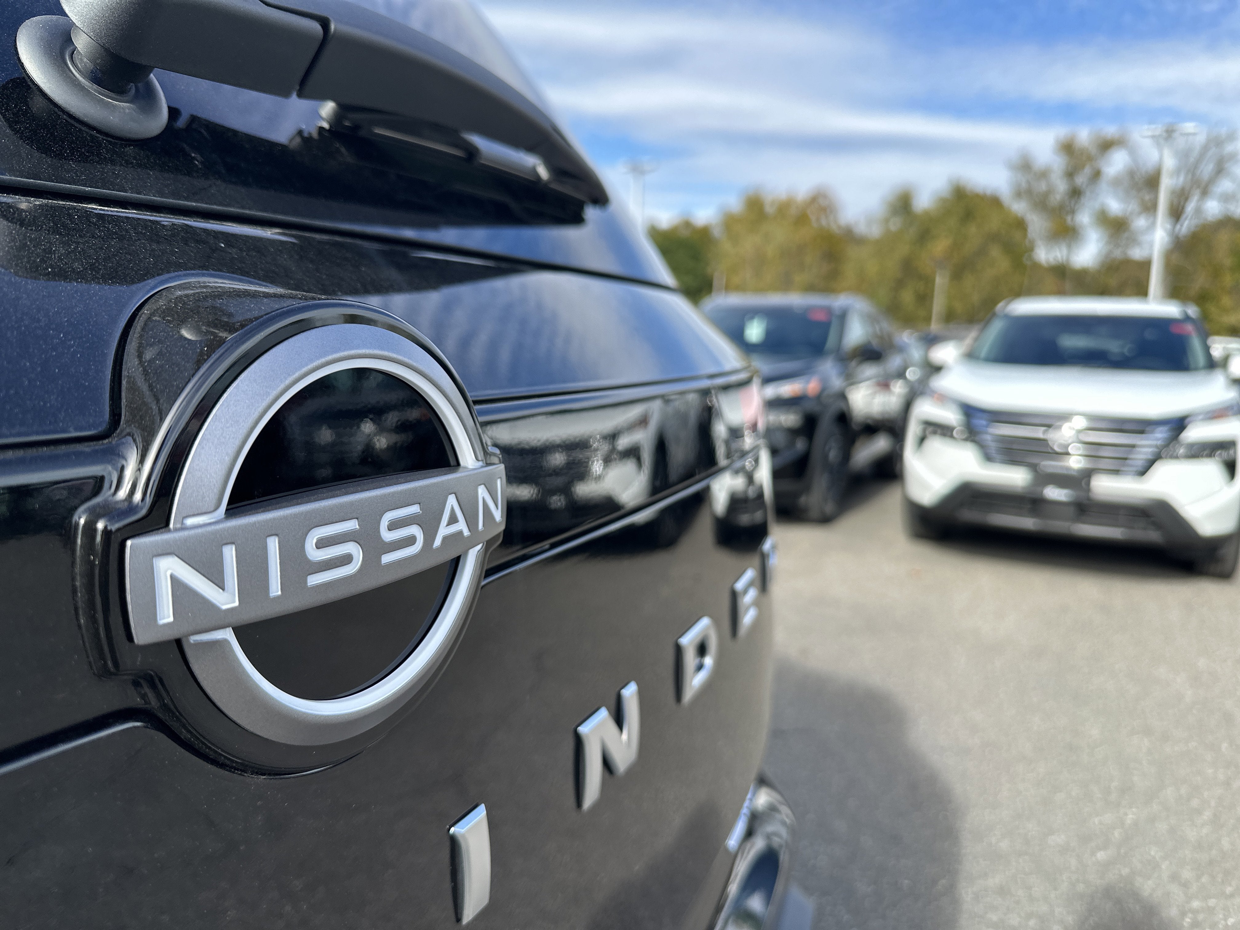 2025 Nissan Pathfinder SV