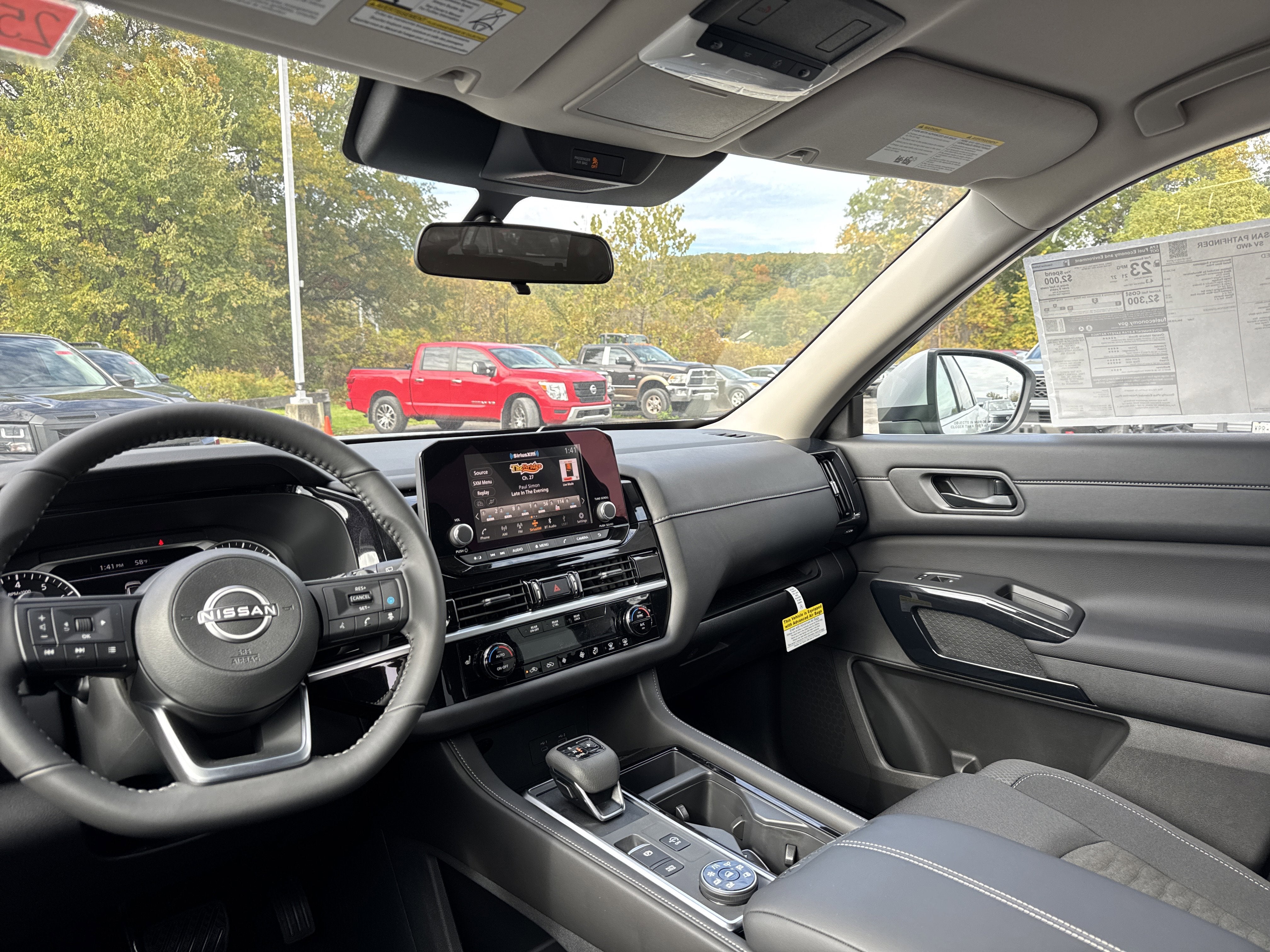 2025 Nissan Pathfinder SV