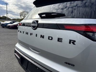 2025 Nissan Pathfinder SV