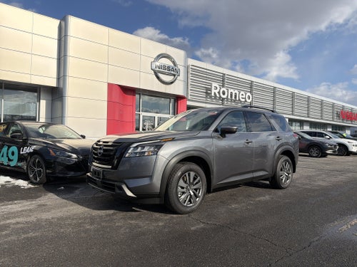 2025 Nissan Pathfinder SV