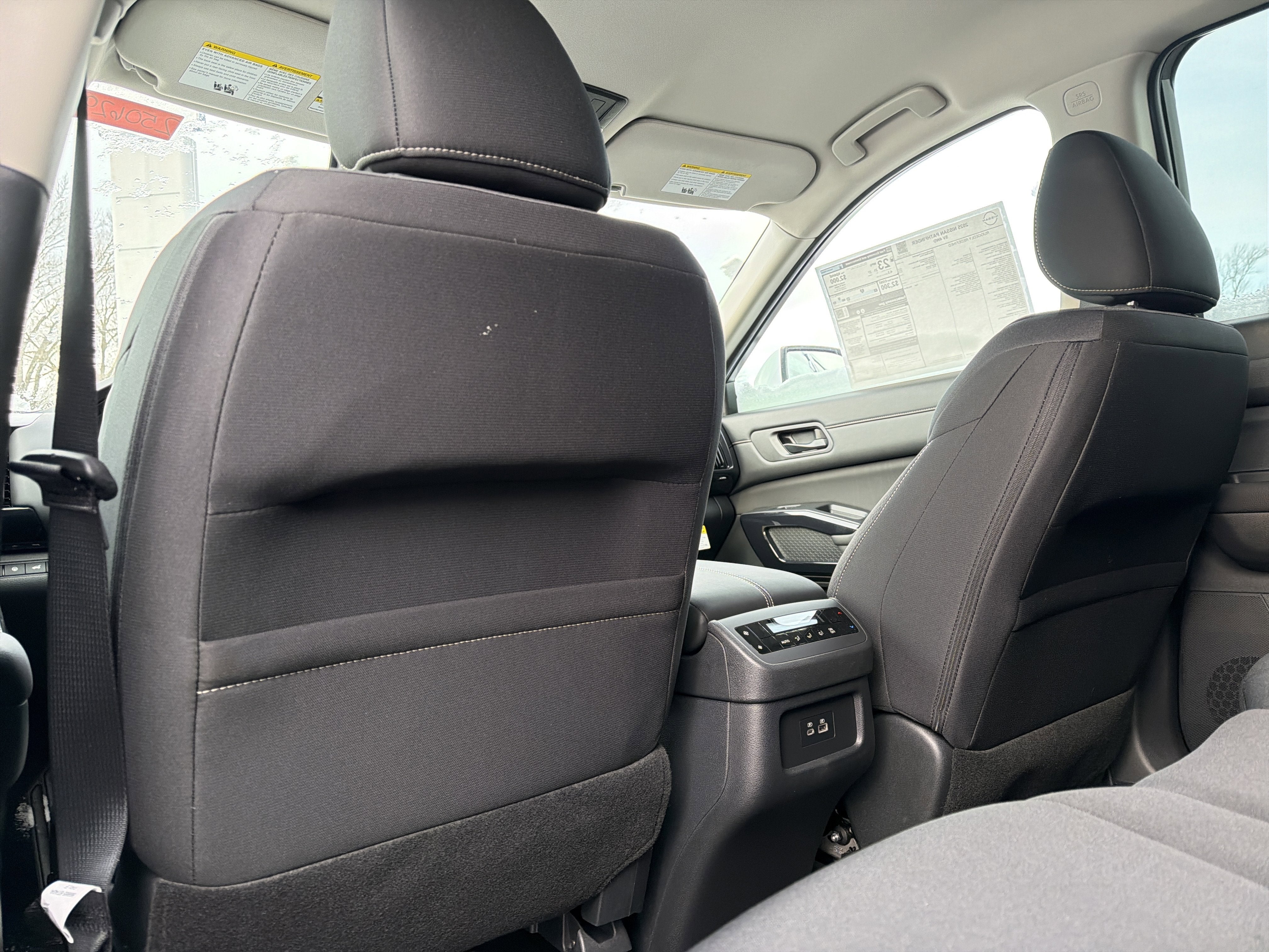 2025 Nissan Pathfinder SV