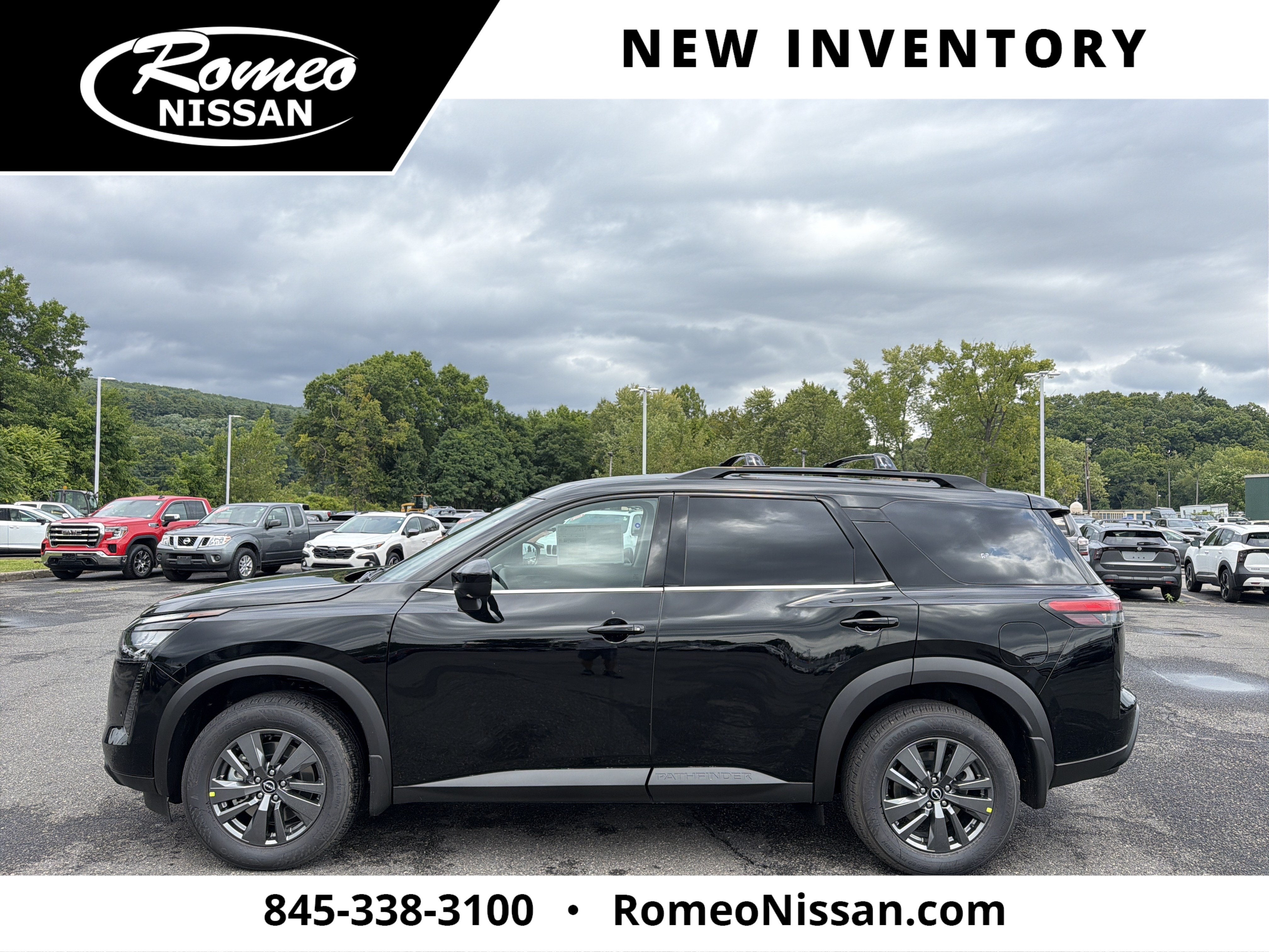 2026 Nissan Pathfinder SV