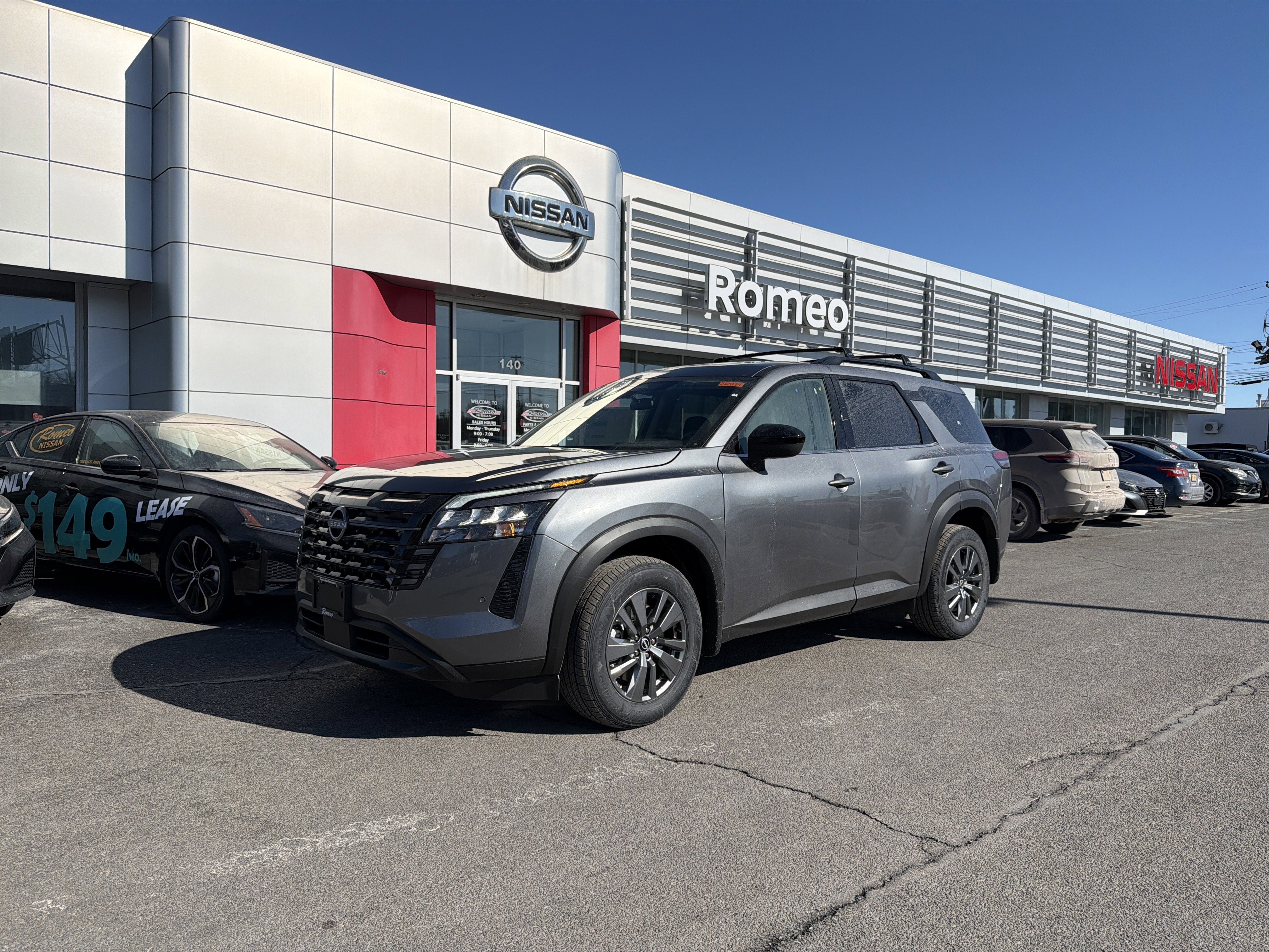 2026 Nissan Pathfinder SV