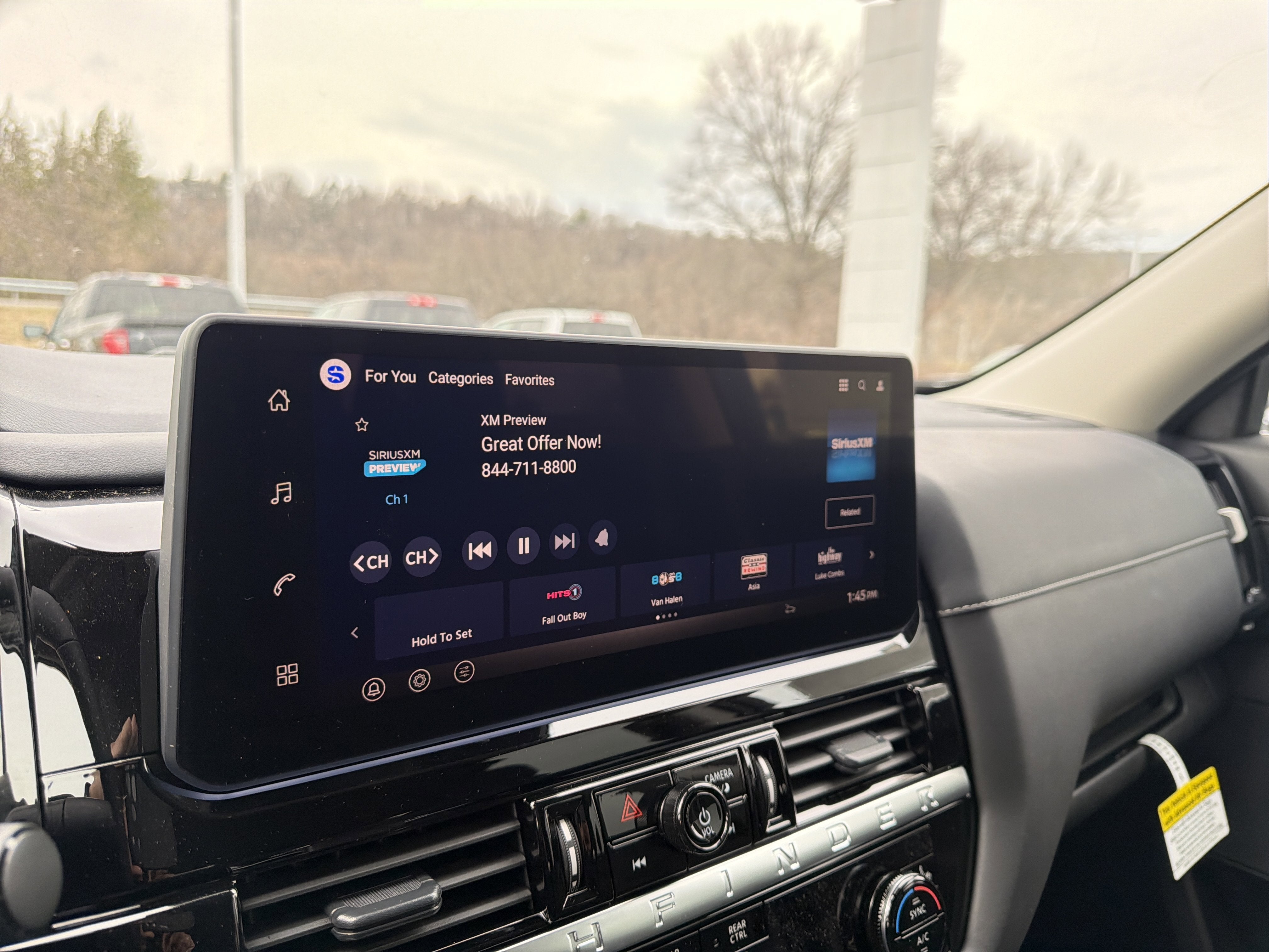 2026 Nissan Pathfinder SV