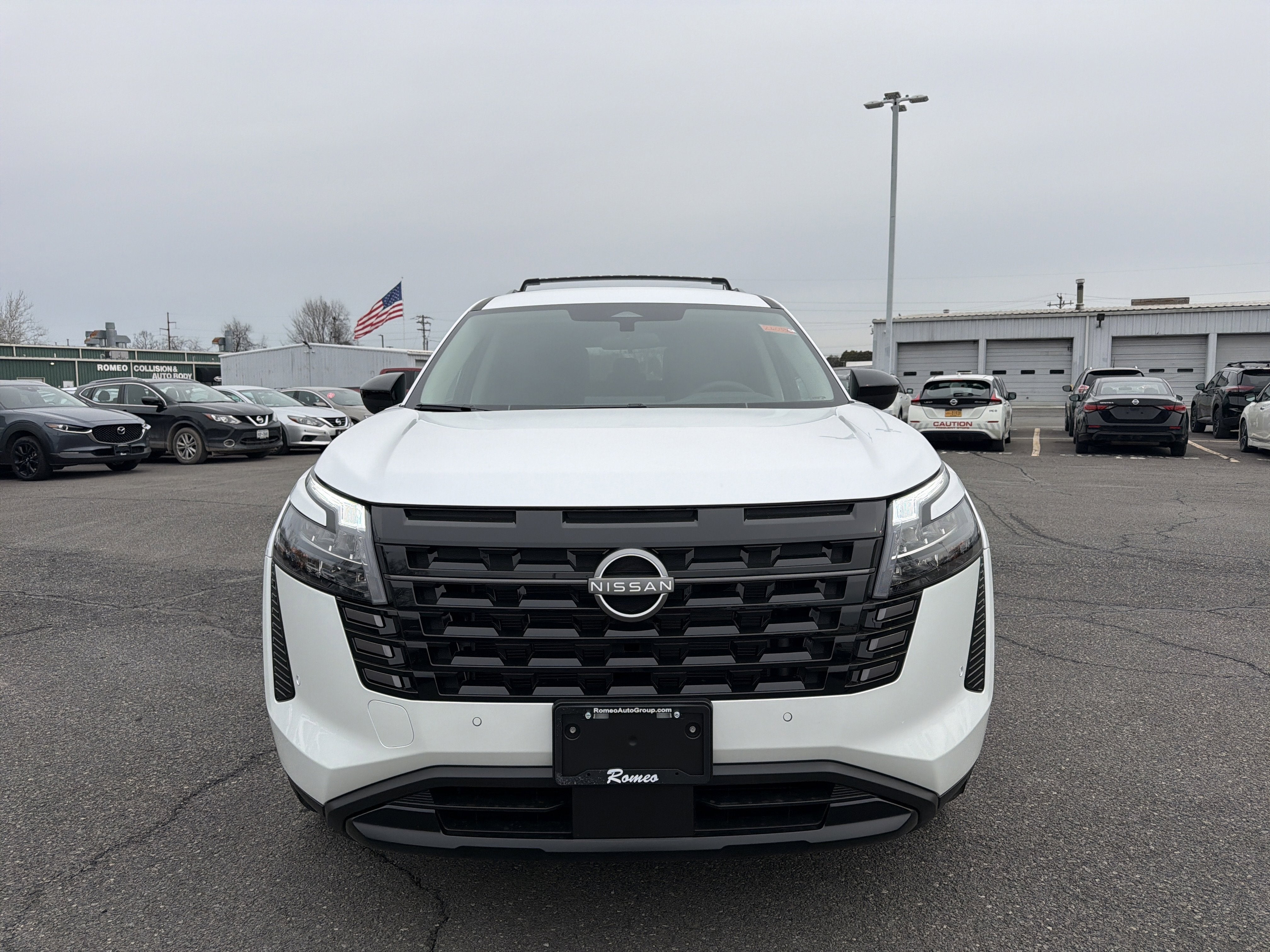 2026 Nissan Pathfinder SV