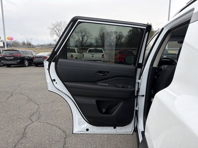 2026 Nissan Pathfinder SV