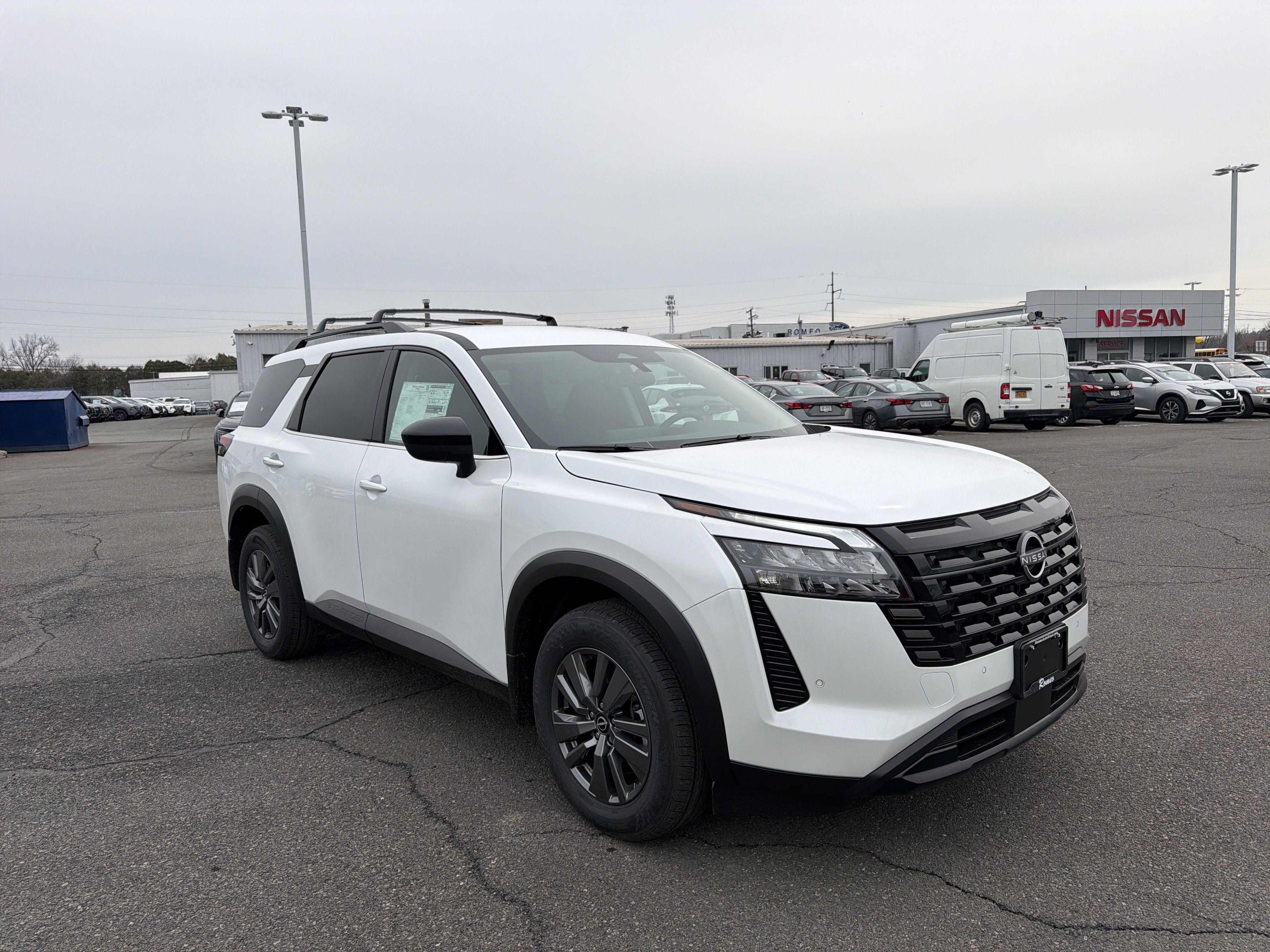 2026 Nissan Pathfinder SV