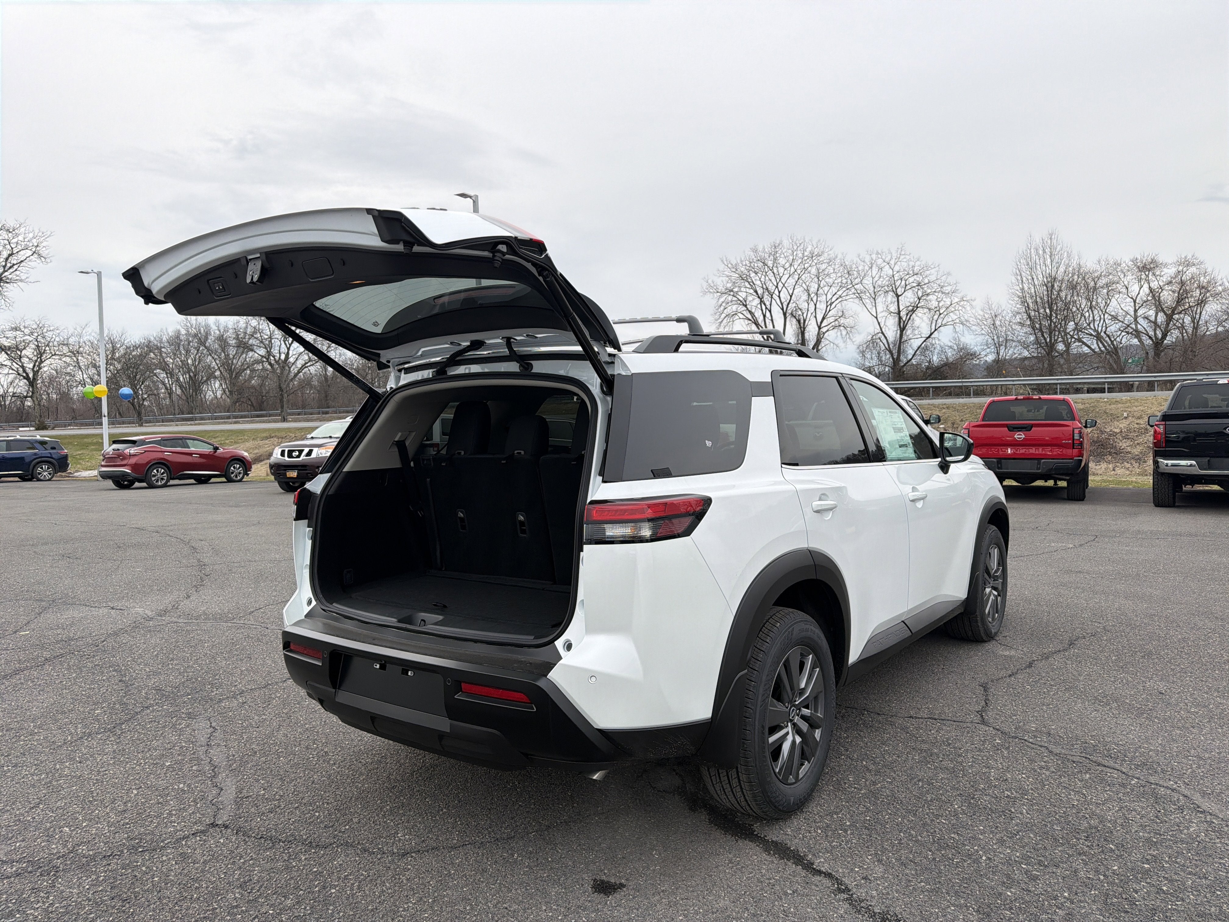 2026 Nissan Pathfinder SV