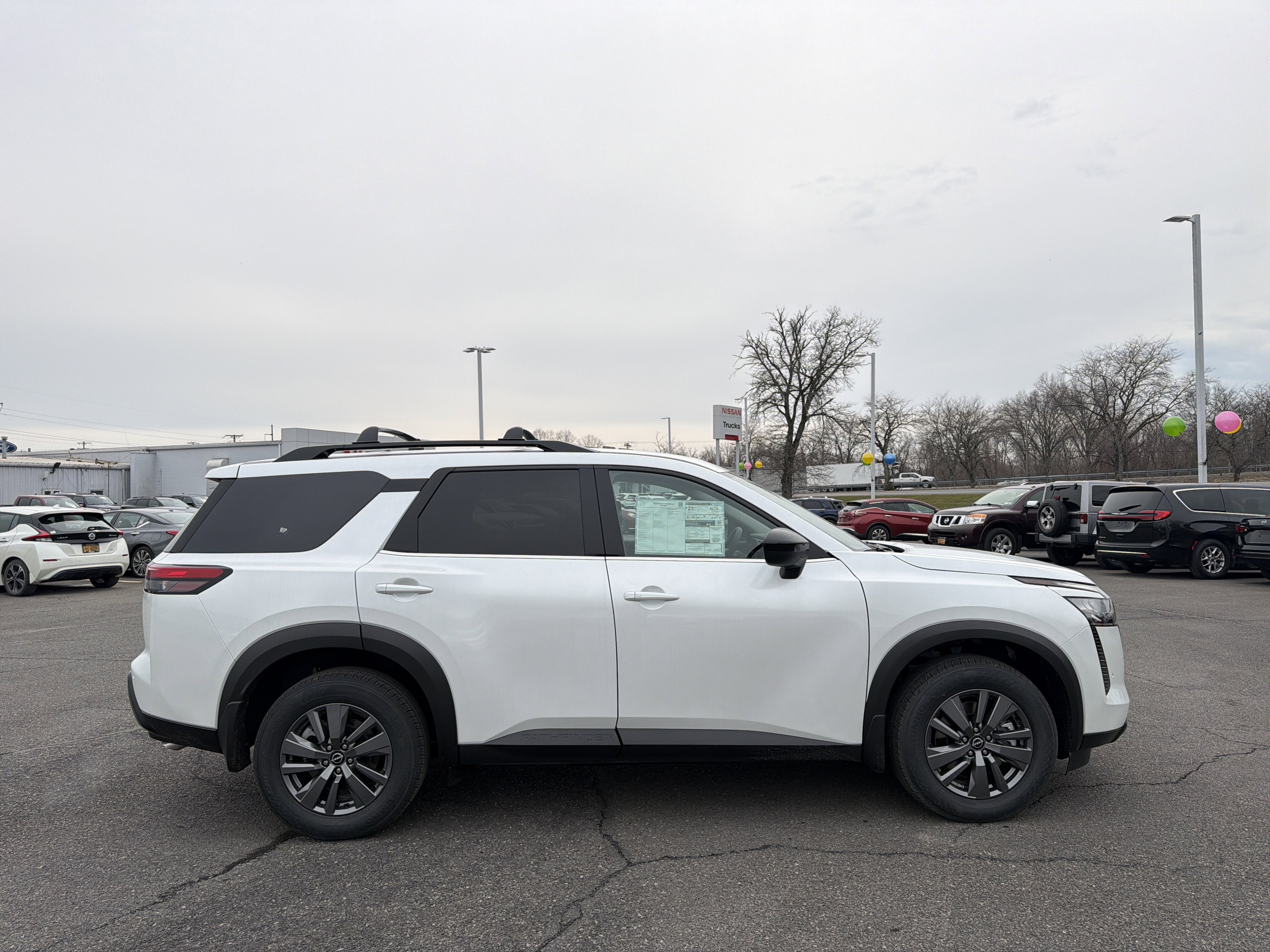 2026 Nissan Pathfinder SV