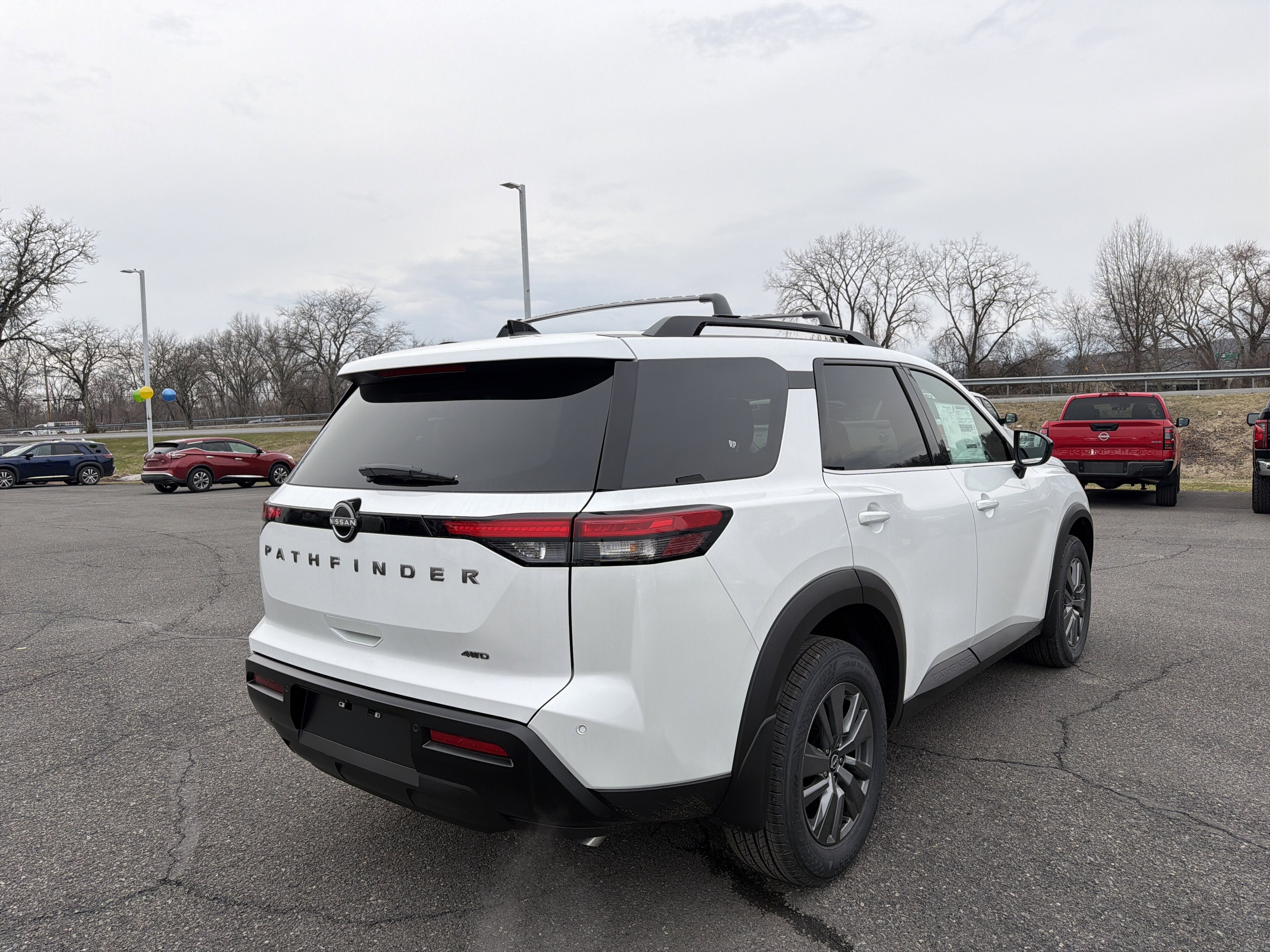 2026 Nissan Pathfinder SV