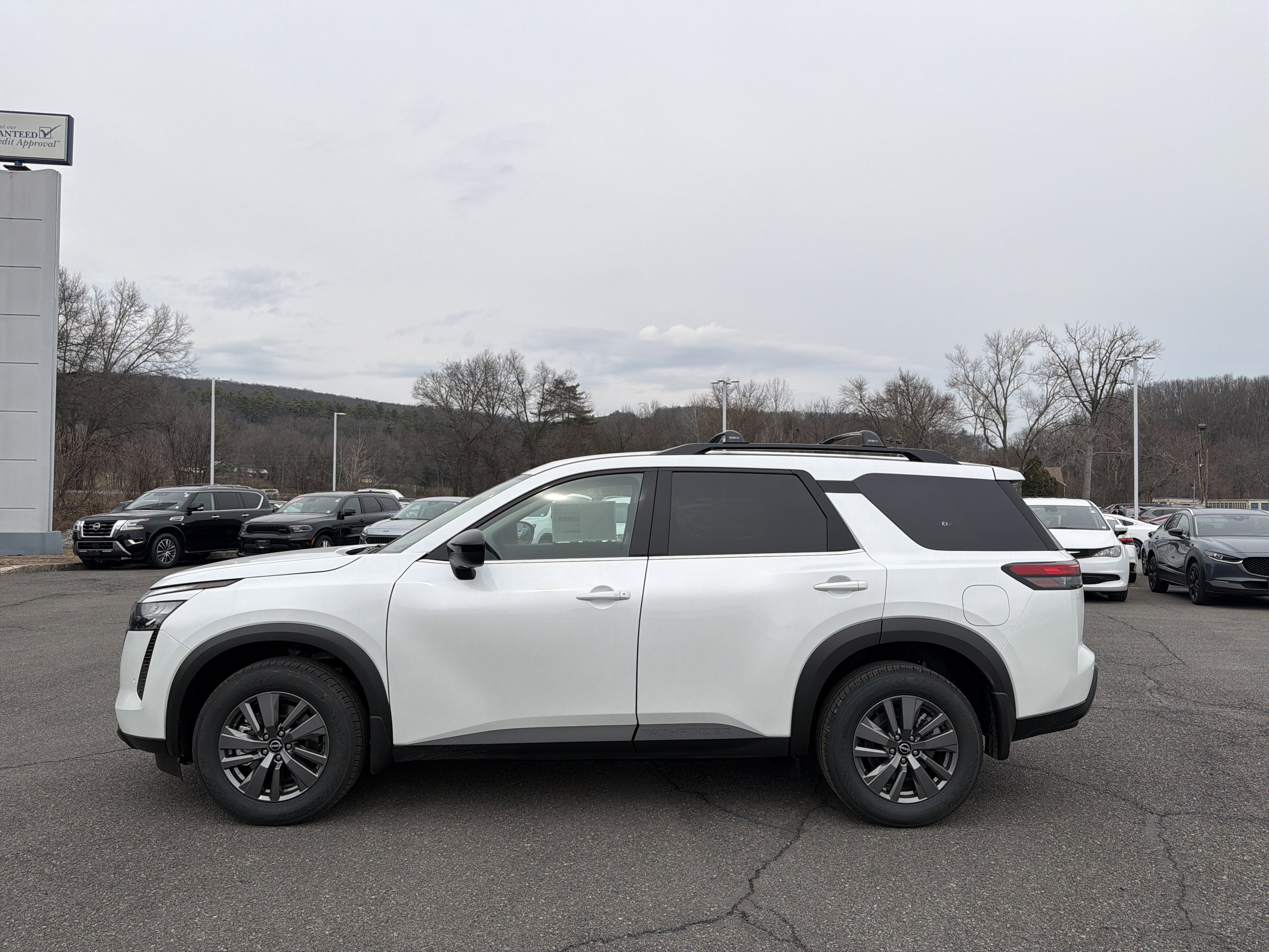 2026 Nissan Pathfinder SV