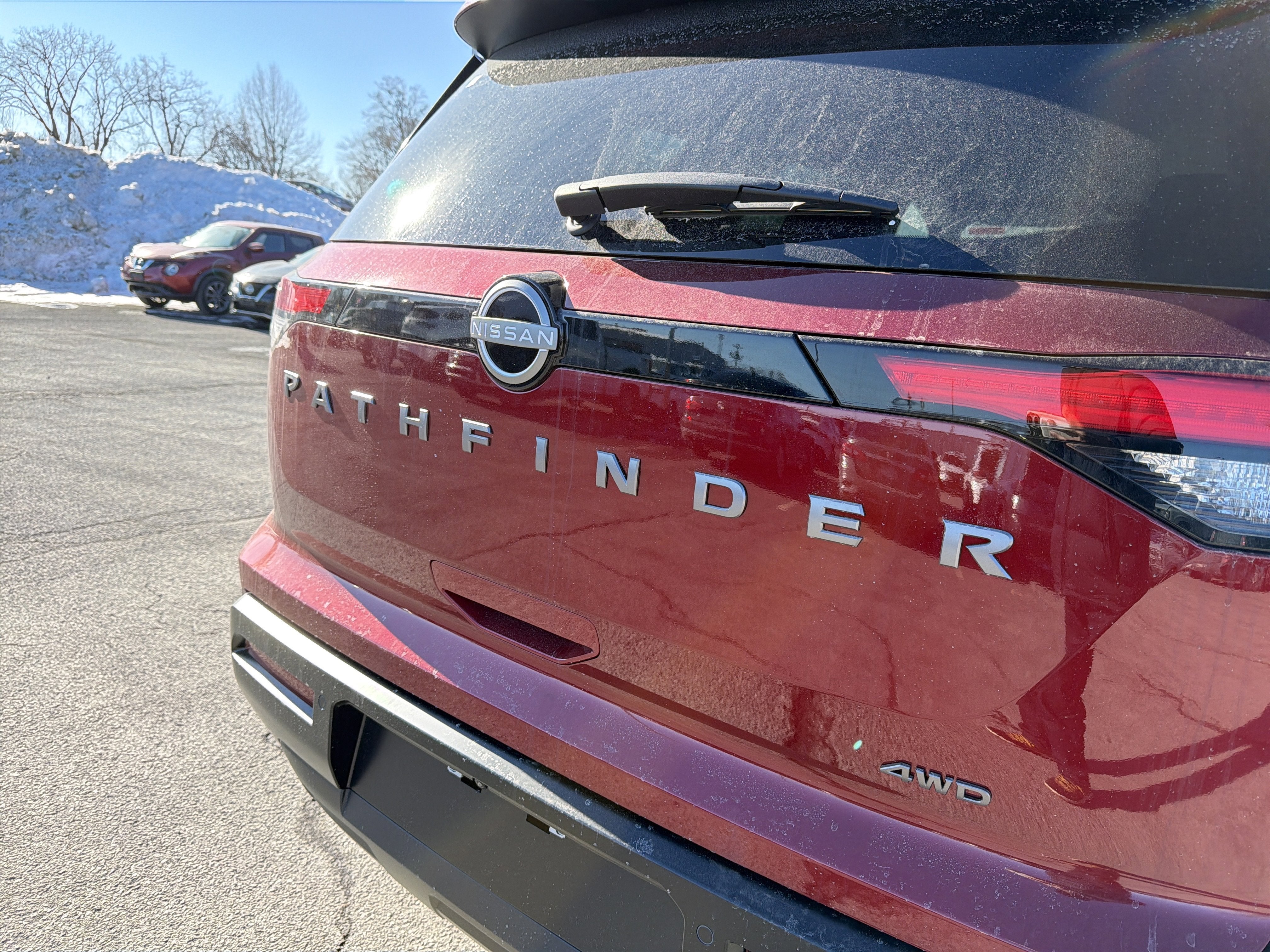 2026 Nissan Pathfinder SV