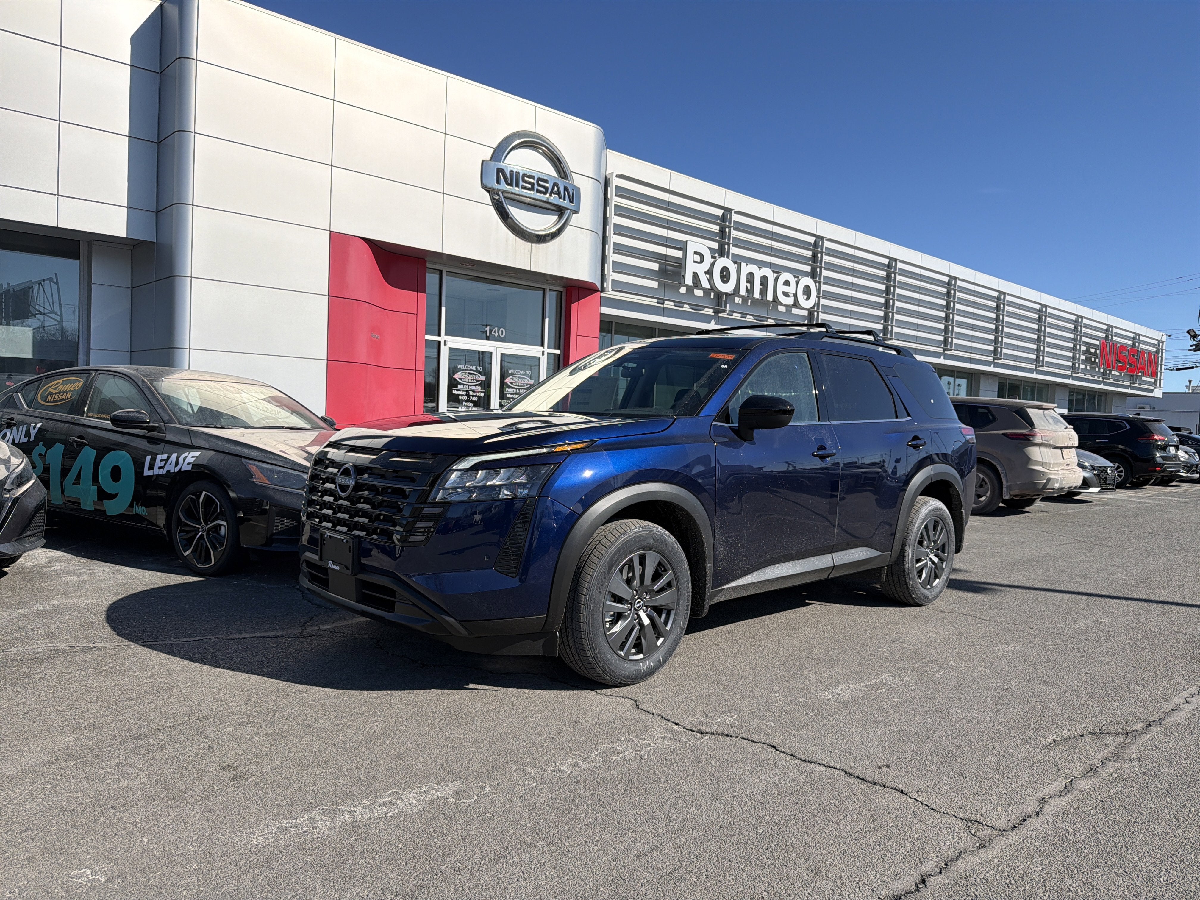 2026 Nissan Pathfinder SV