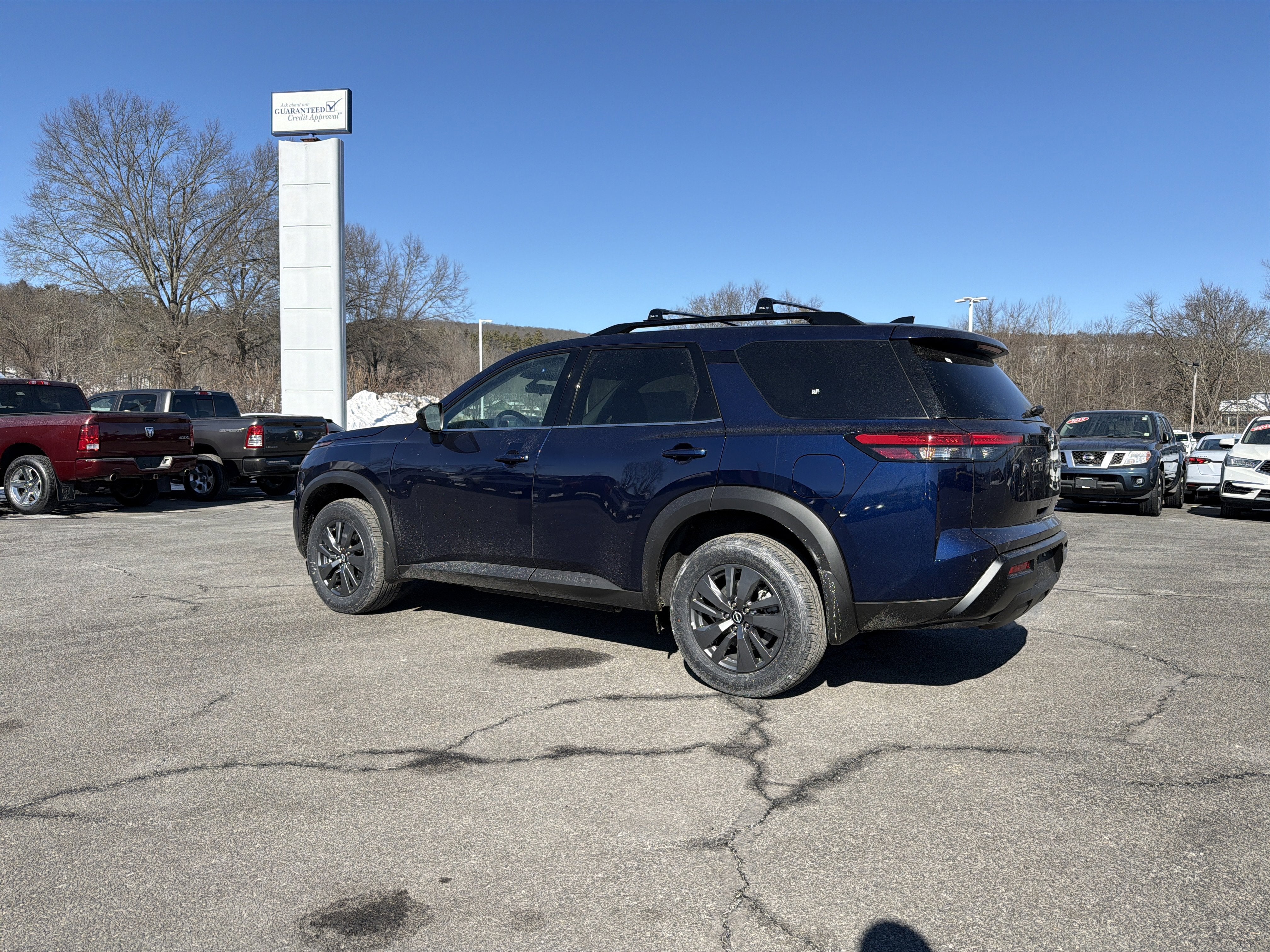 2026 Nissan Pathfinder SV