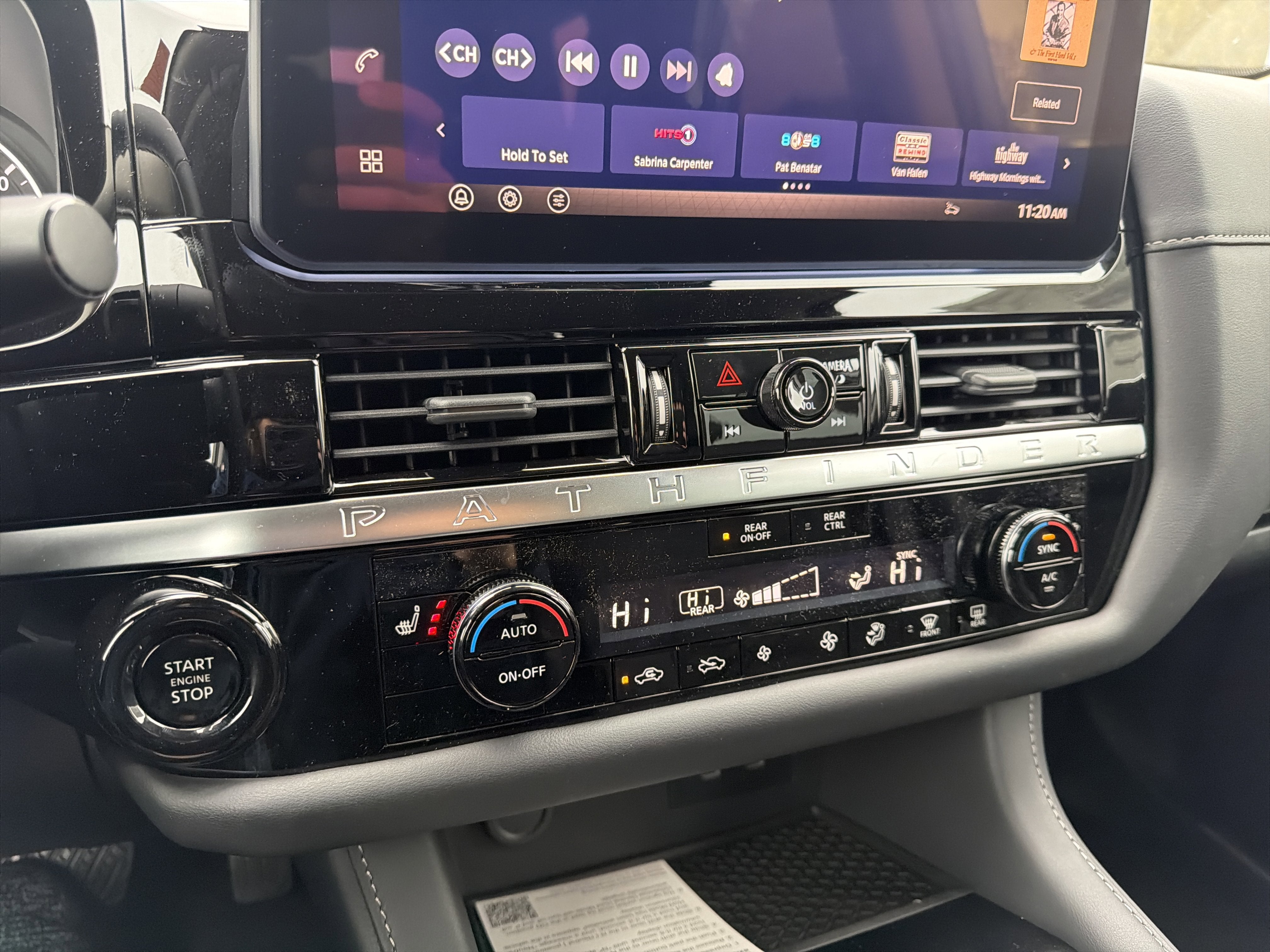 2026 Nissan Pathfinder SV